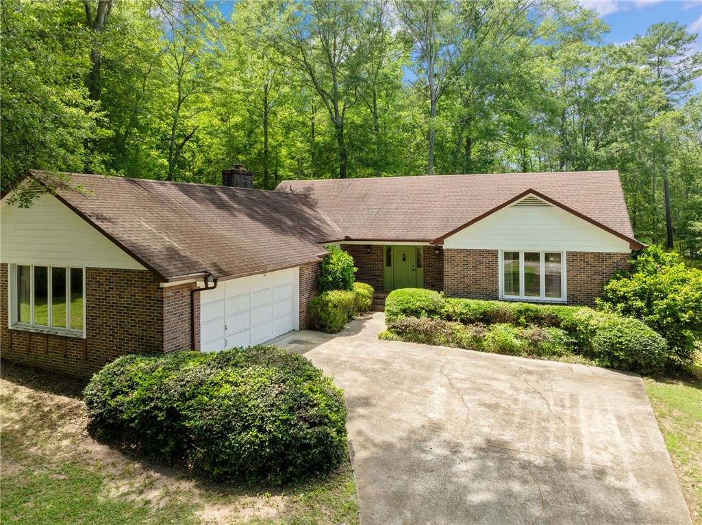 1555 Fort Hill Drive
