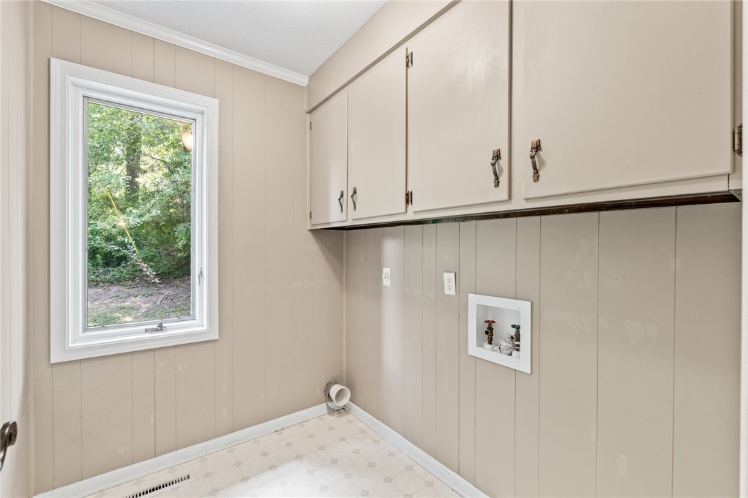 1555 Fort Hill Drive