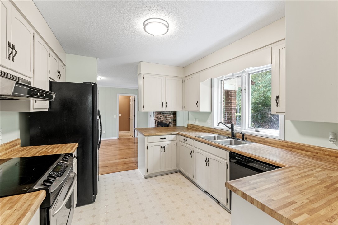 1555 Fort Hill Drive