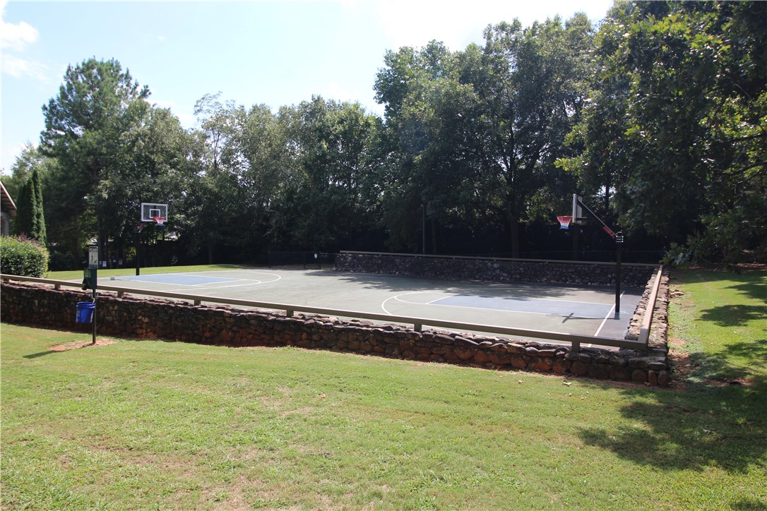 833 Old Greenville Highway 425