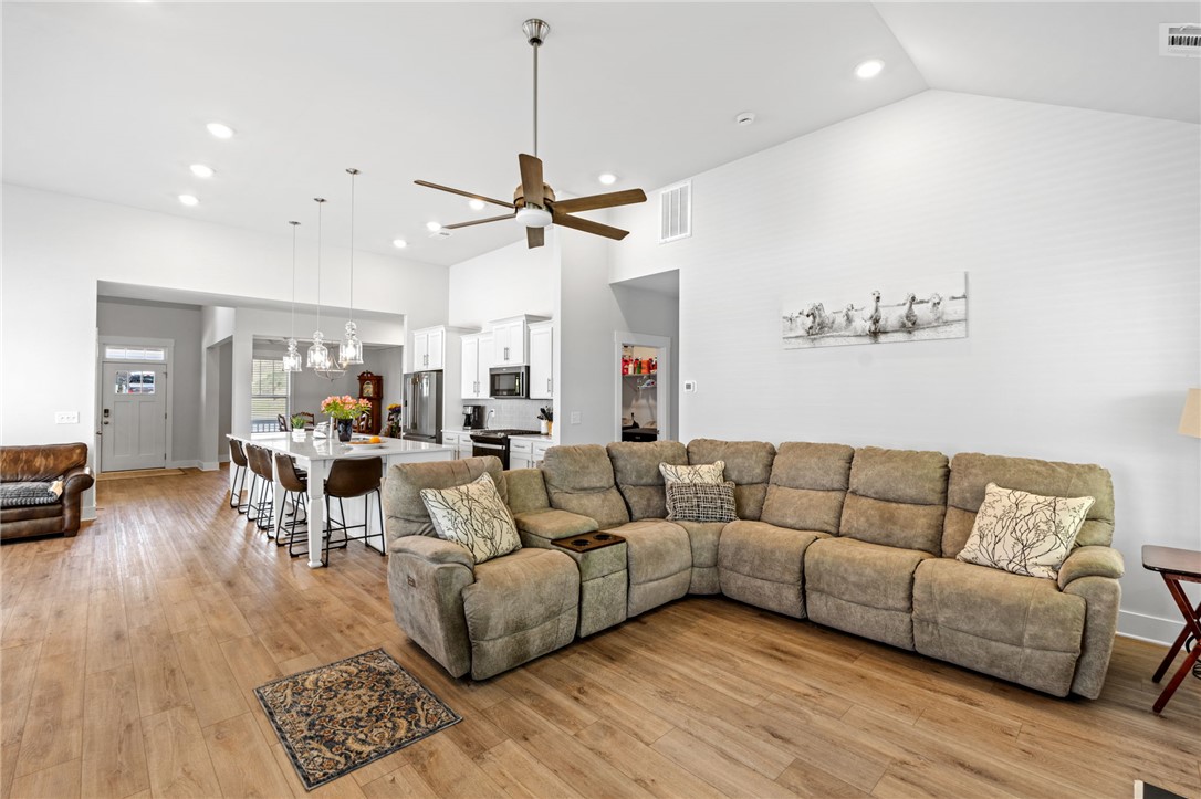 210 Maverick Trail