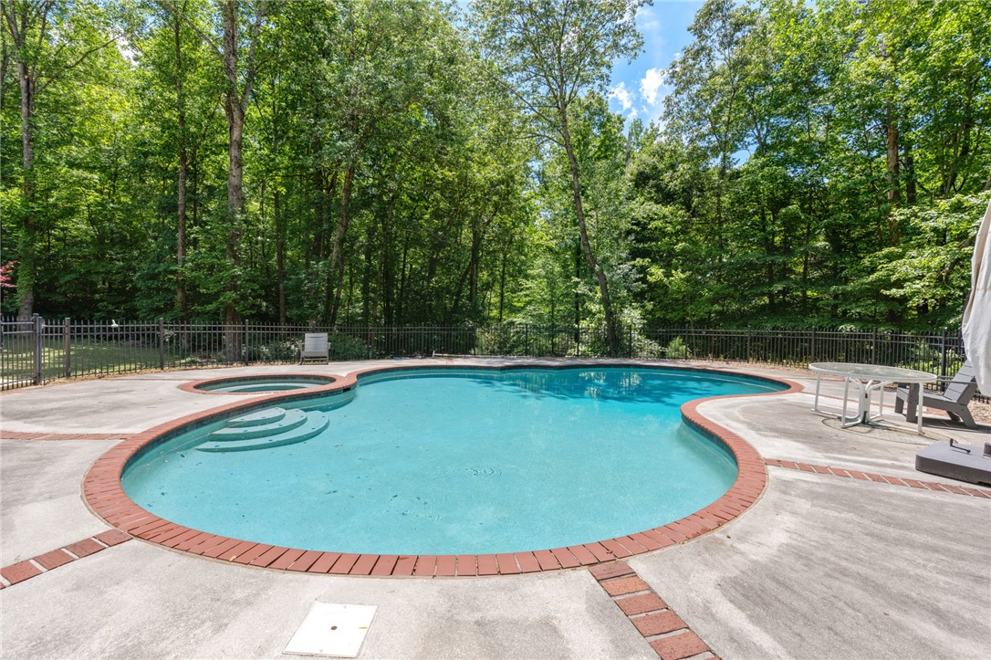 208 Cedar Dale Drive