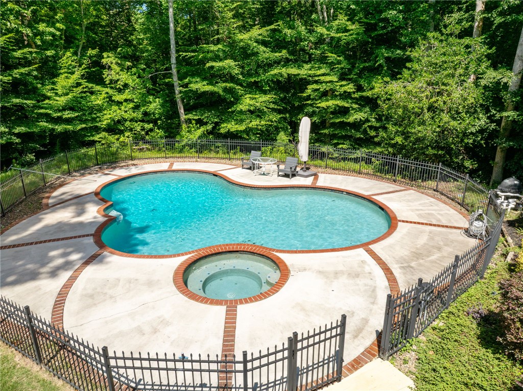 208 Cedar Dale Drive