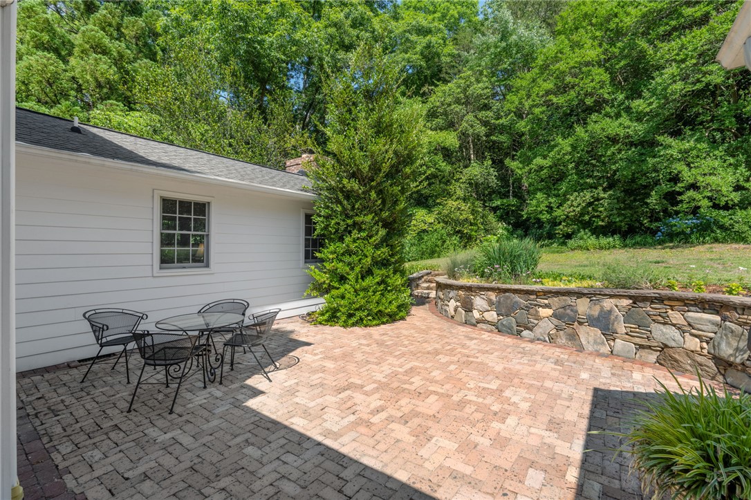 107 Mountain Laurel Drive