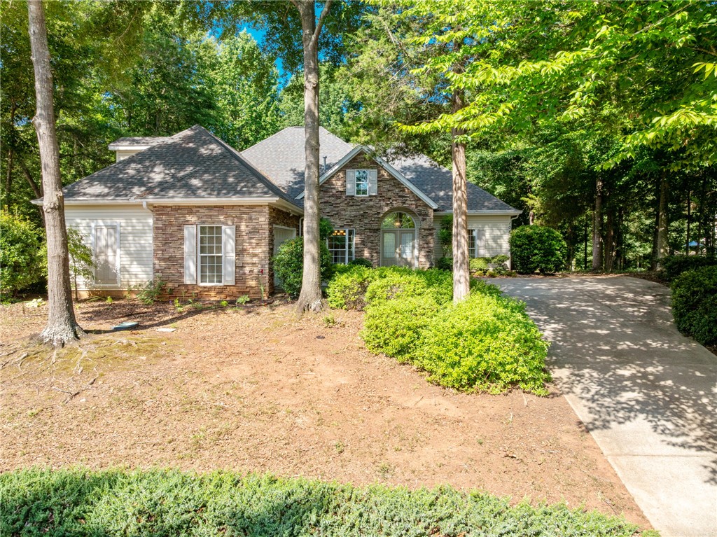 108 Winterbrook Circle