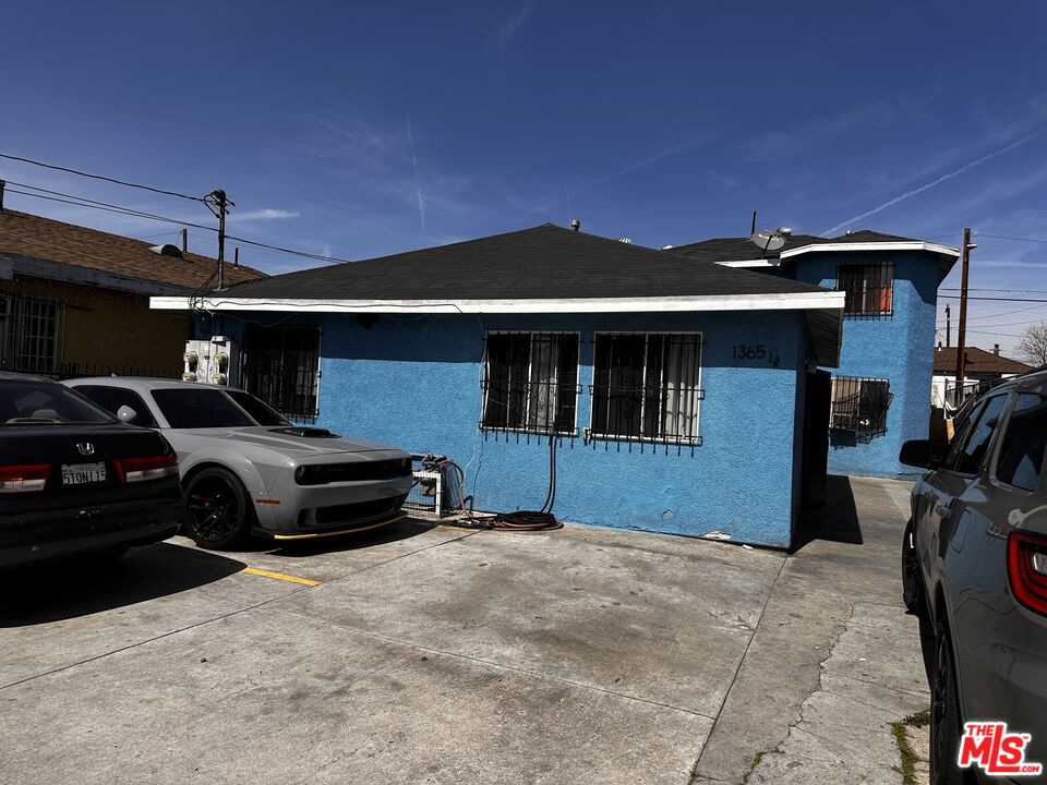 1363 E 59th St