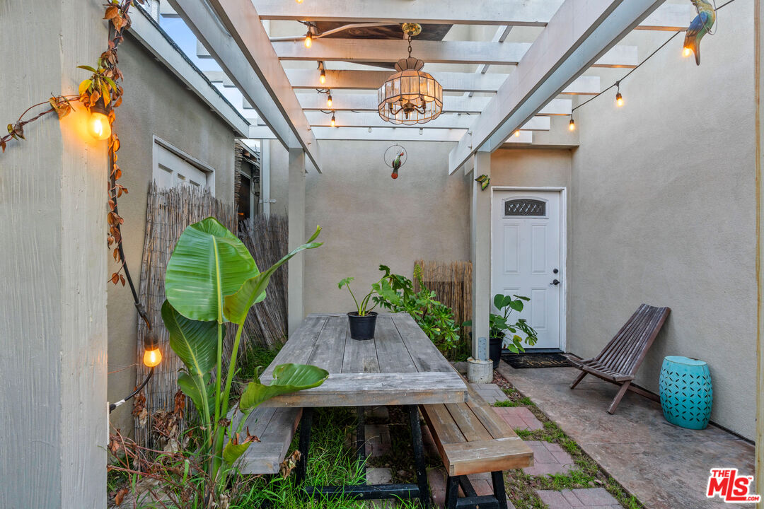 4181 Commonwealth Ave