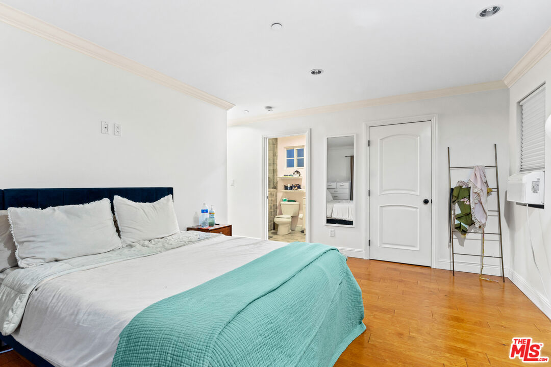 4181 Commonwealth Ave