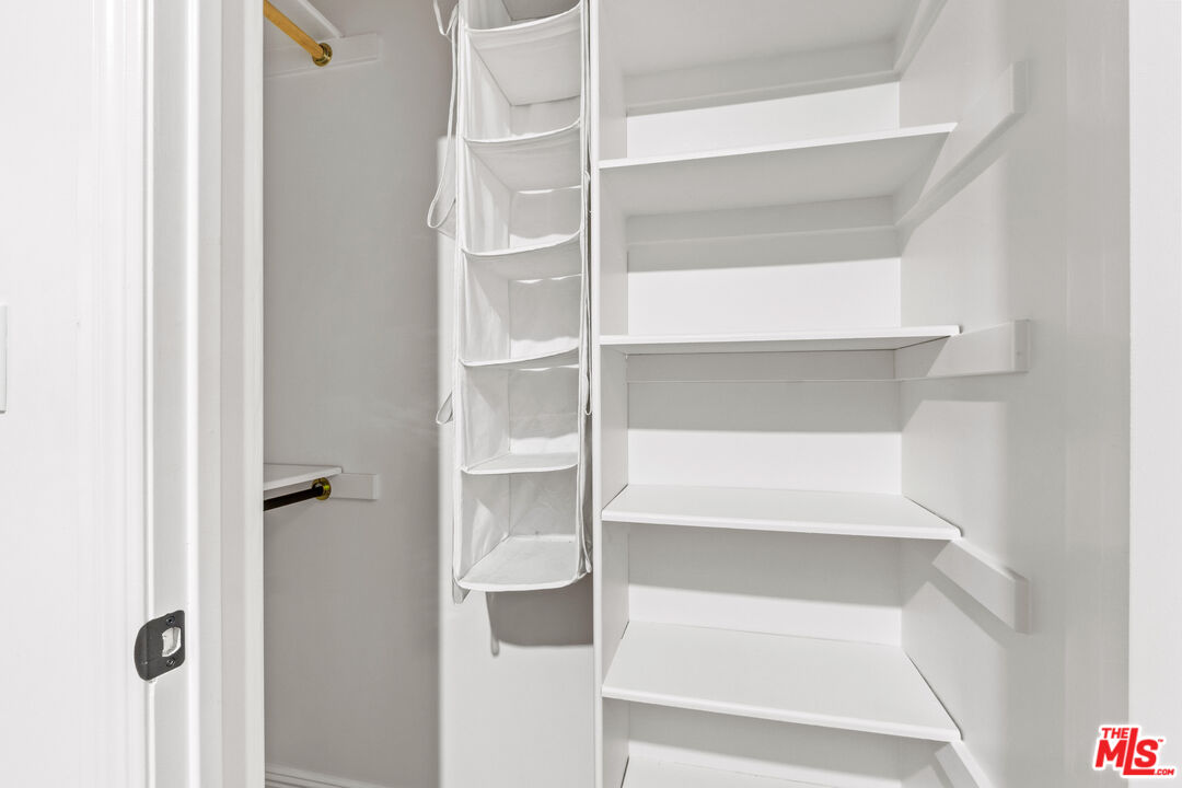 4181 Commonwealth Ave