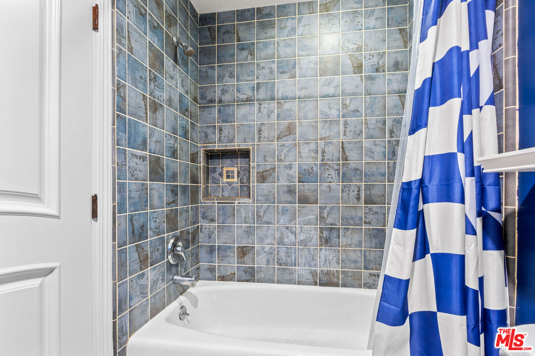 4181 Commonwealth Ave