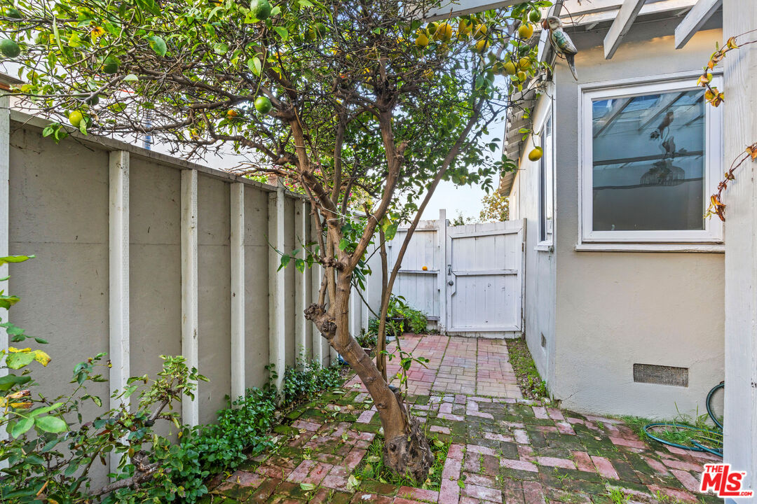 4181 Commonwealth Ave