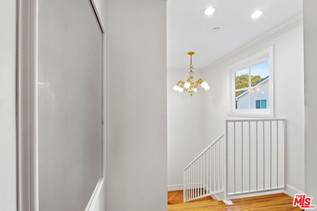 4181 Commonwealth Ave