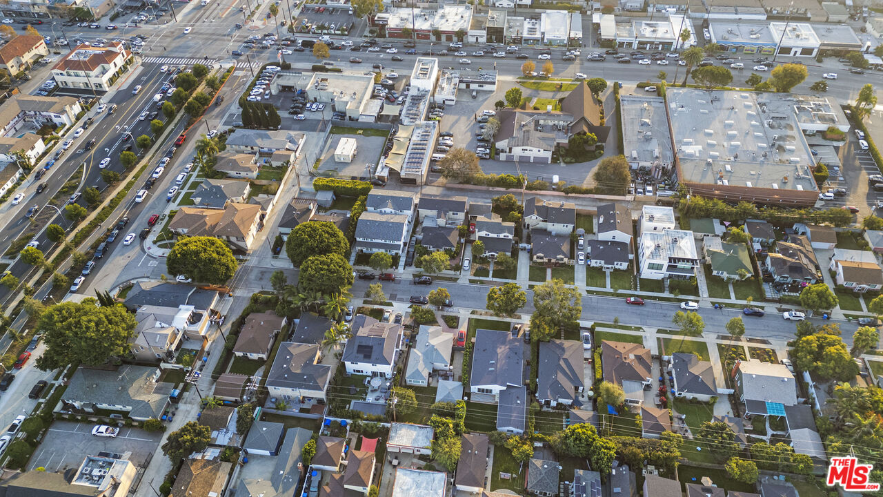 4181 Commonwealth Ave