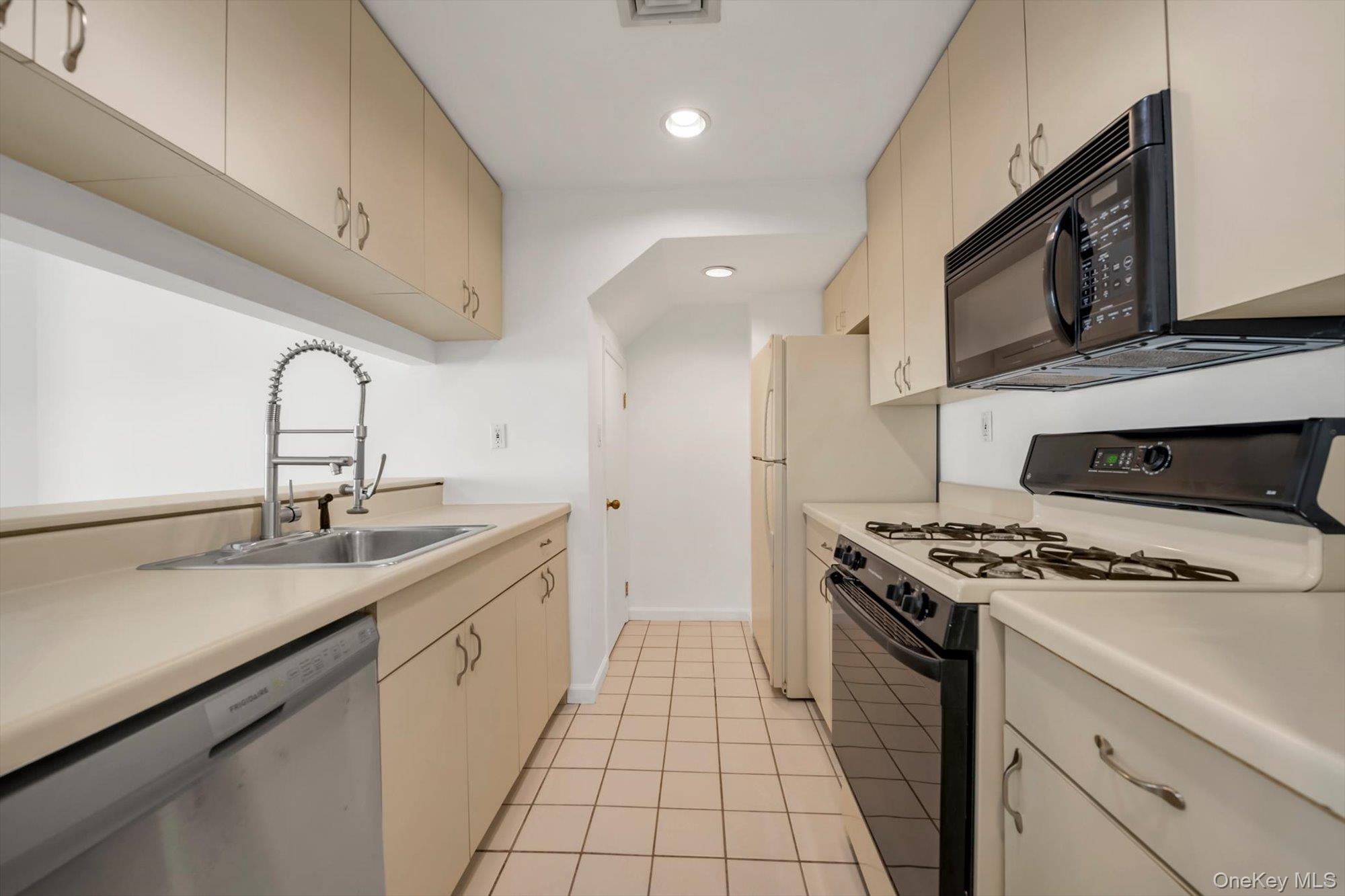 242-07A Oak Park Drive
