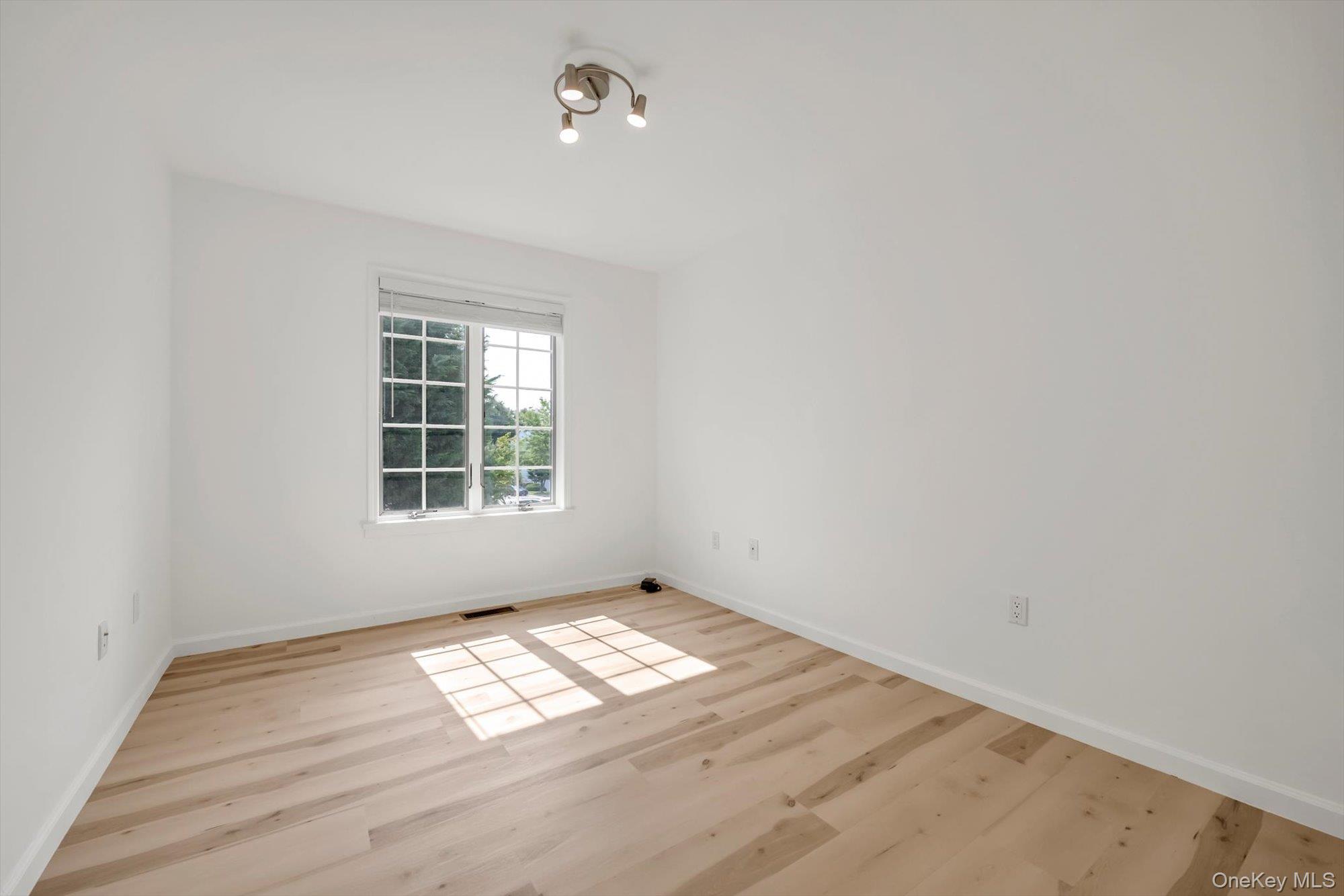 242-07A Oak Park Drive