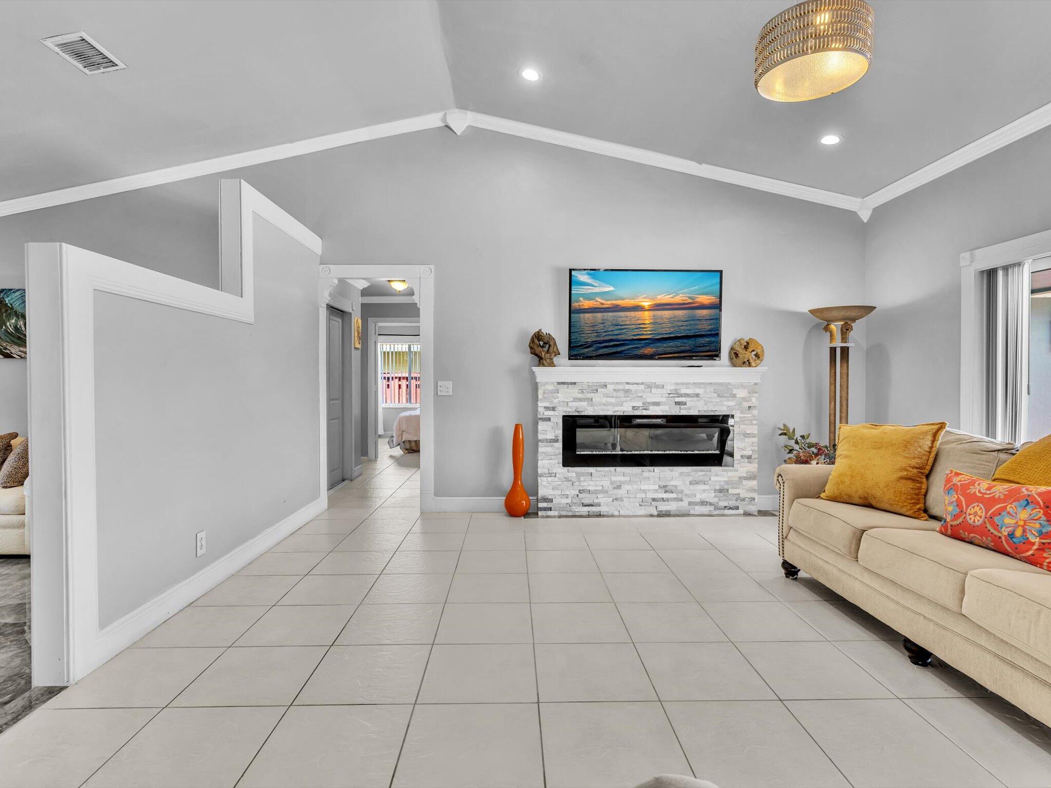 5165 NW 99th Way