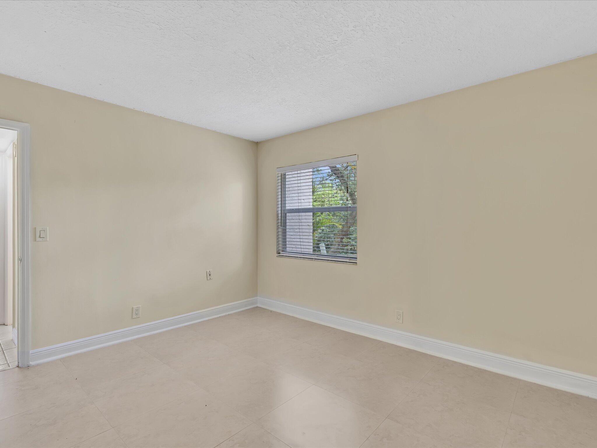 644 NW 13th Street 0160