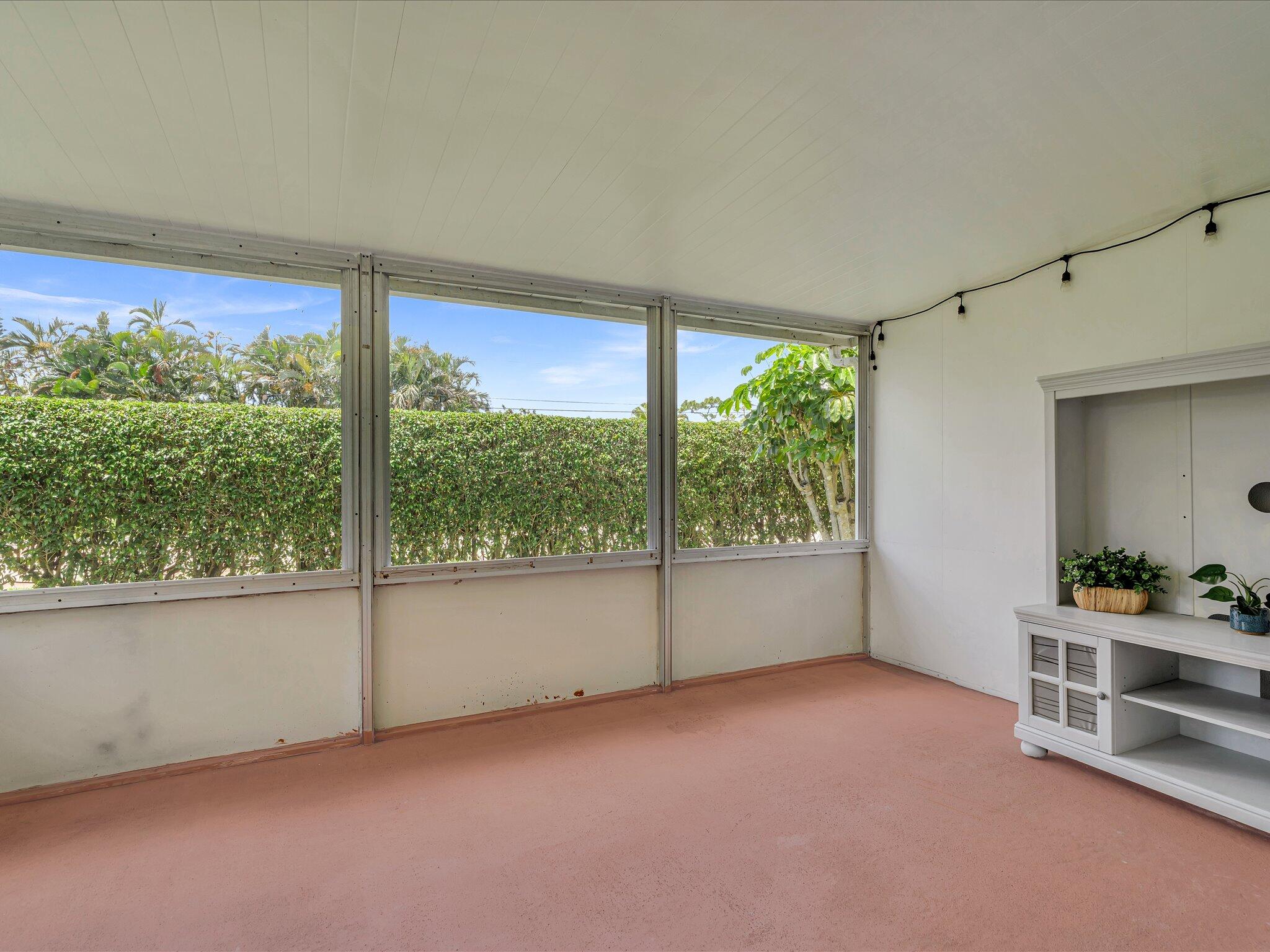 1151 Calamondin Terrace