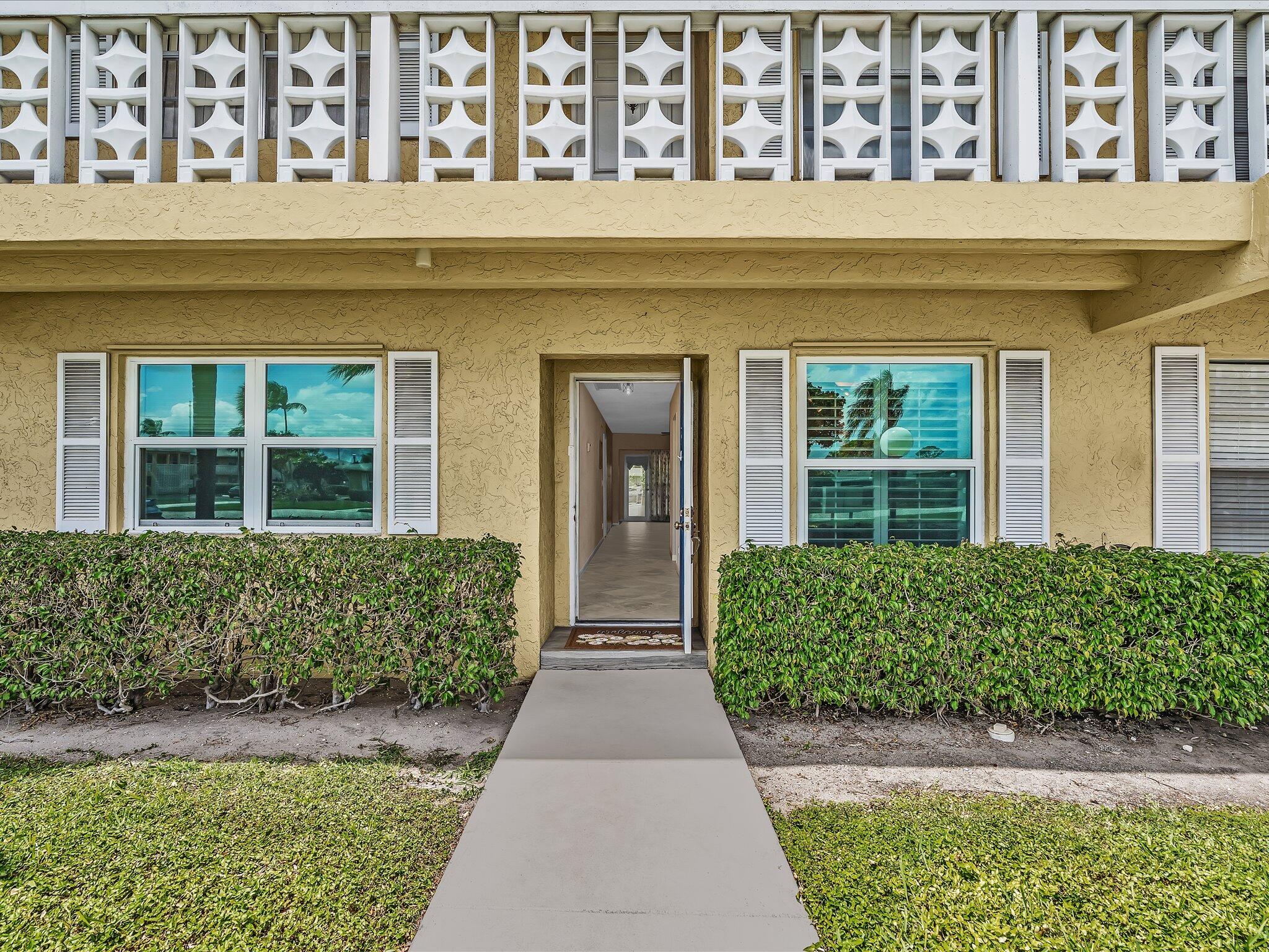 1151 Calamondin Terrace