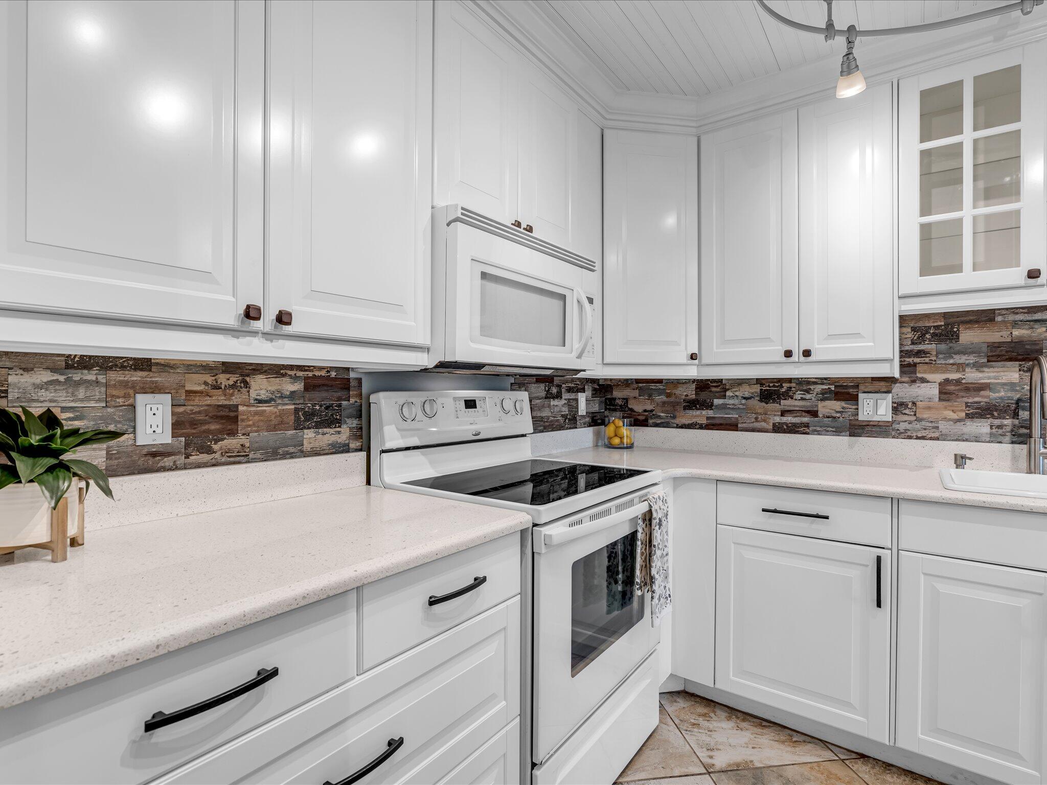 1151 Calamondin Terrace