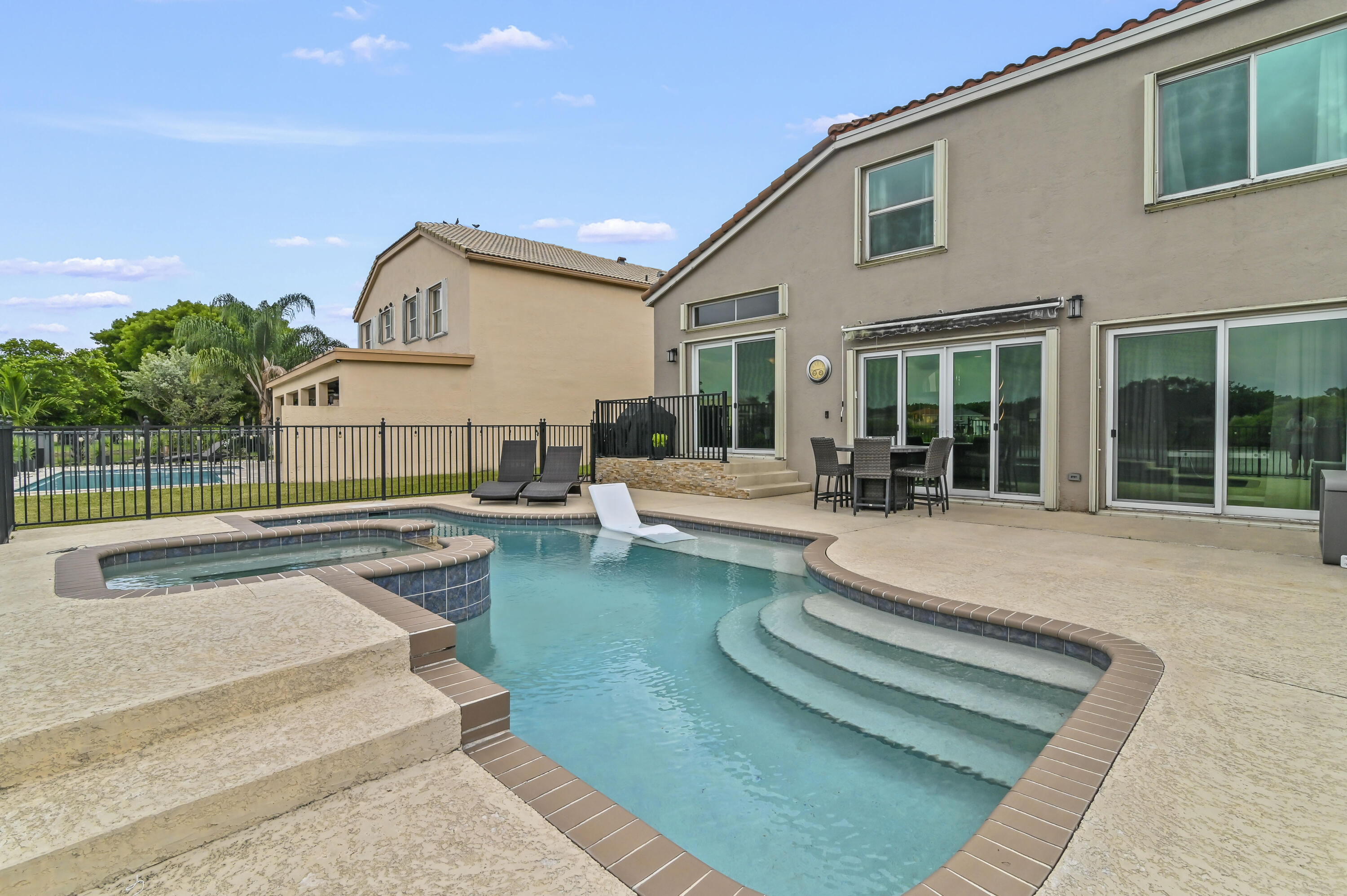 7877 Springvale Drive