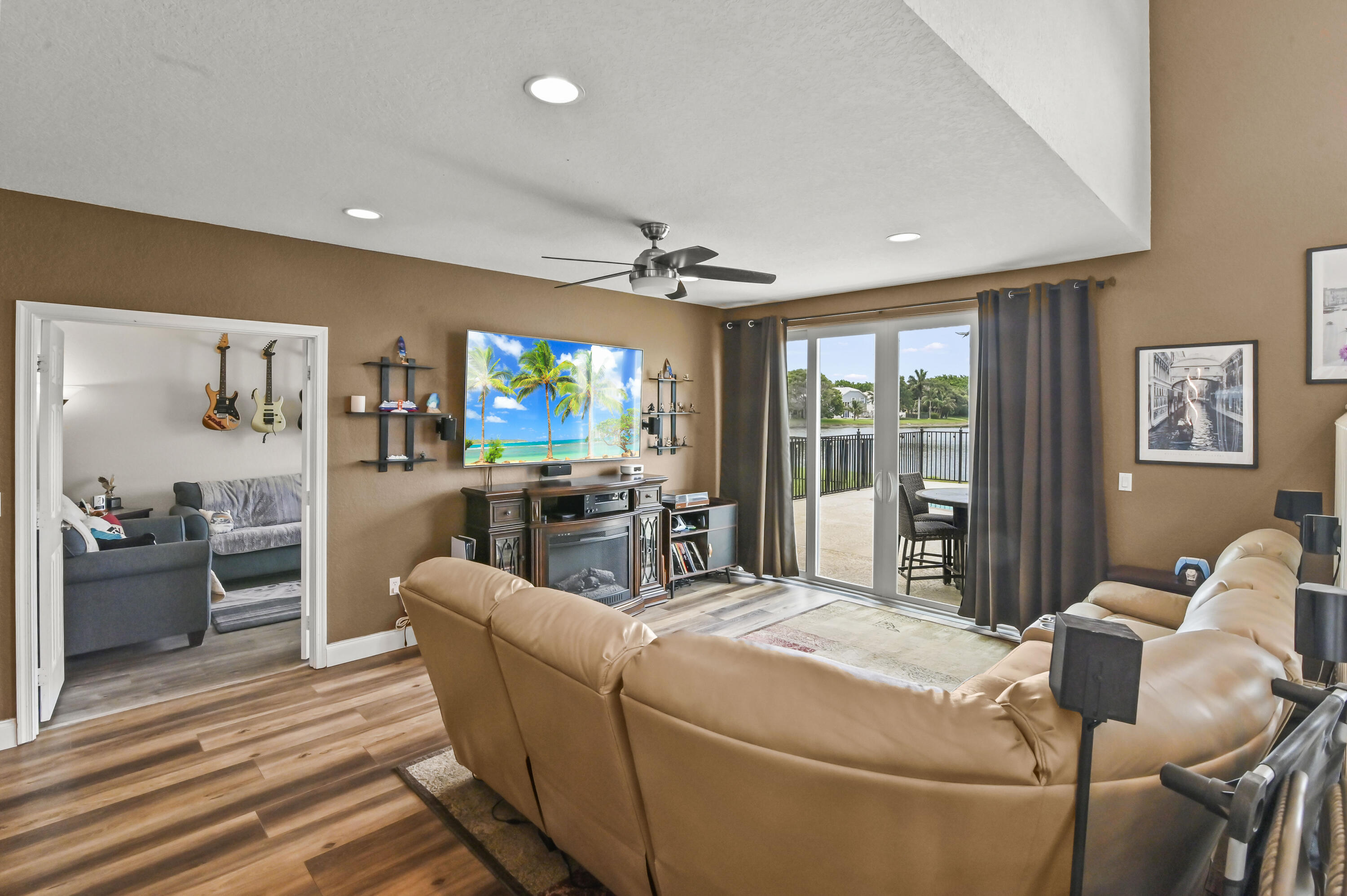 7877 Springvale Drive