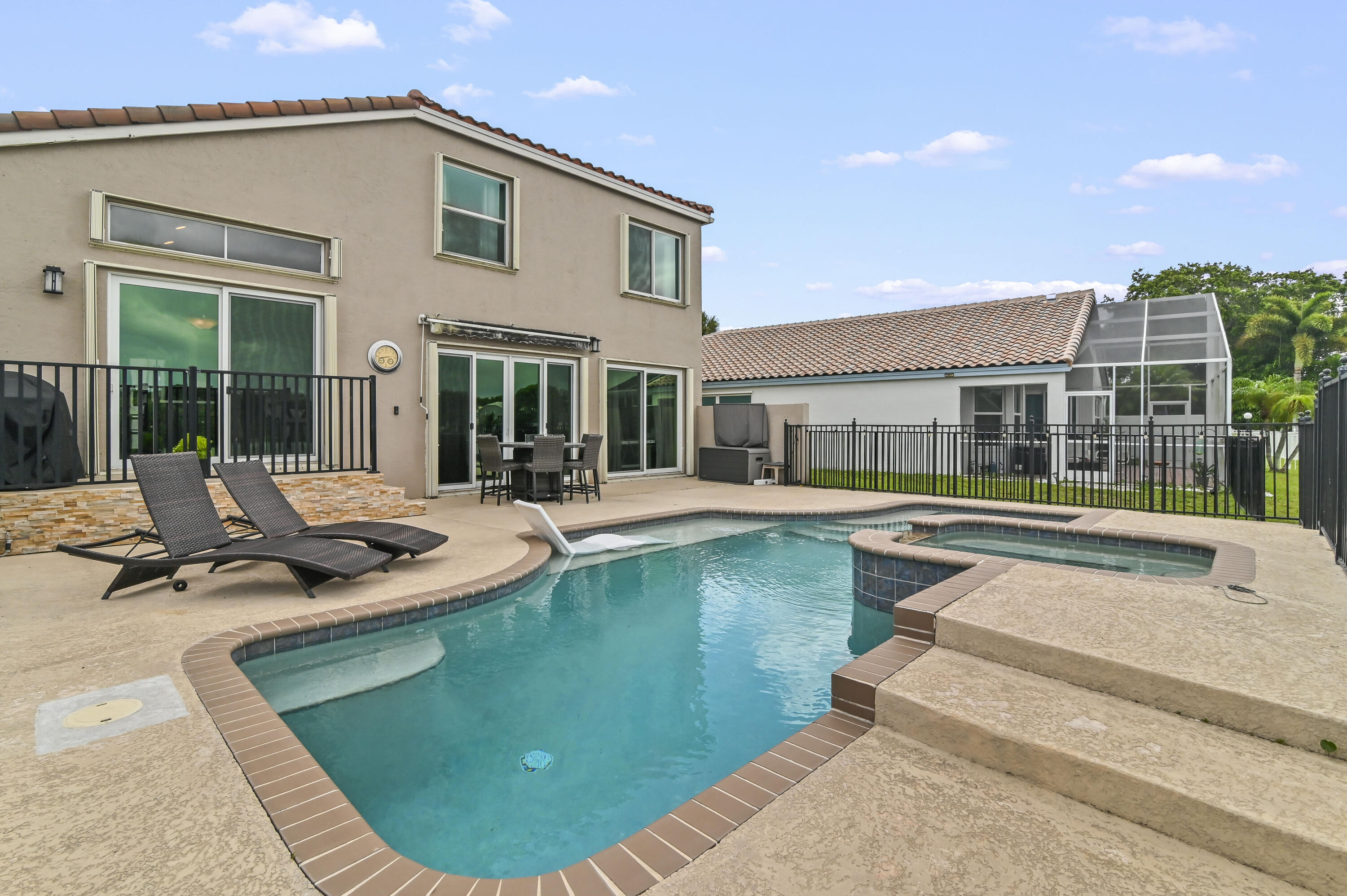 7877 Springvale Drive