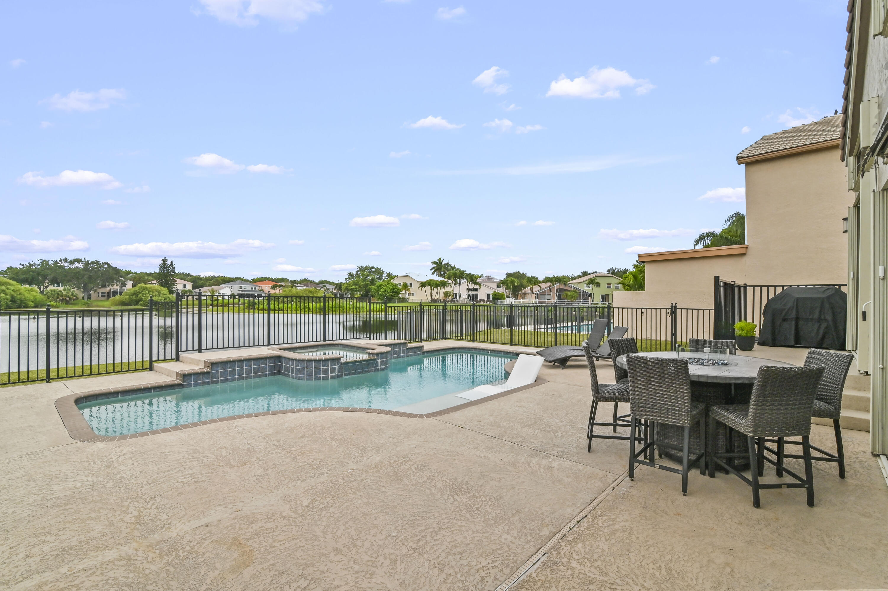 7877 Springvale Drive