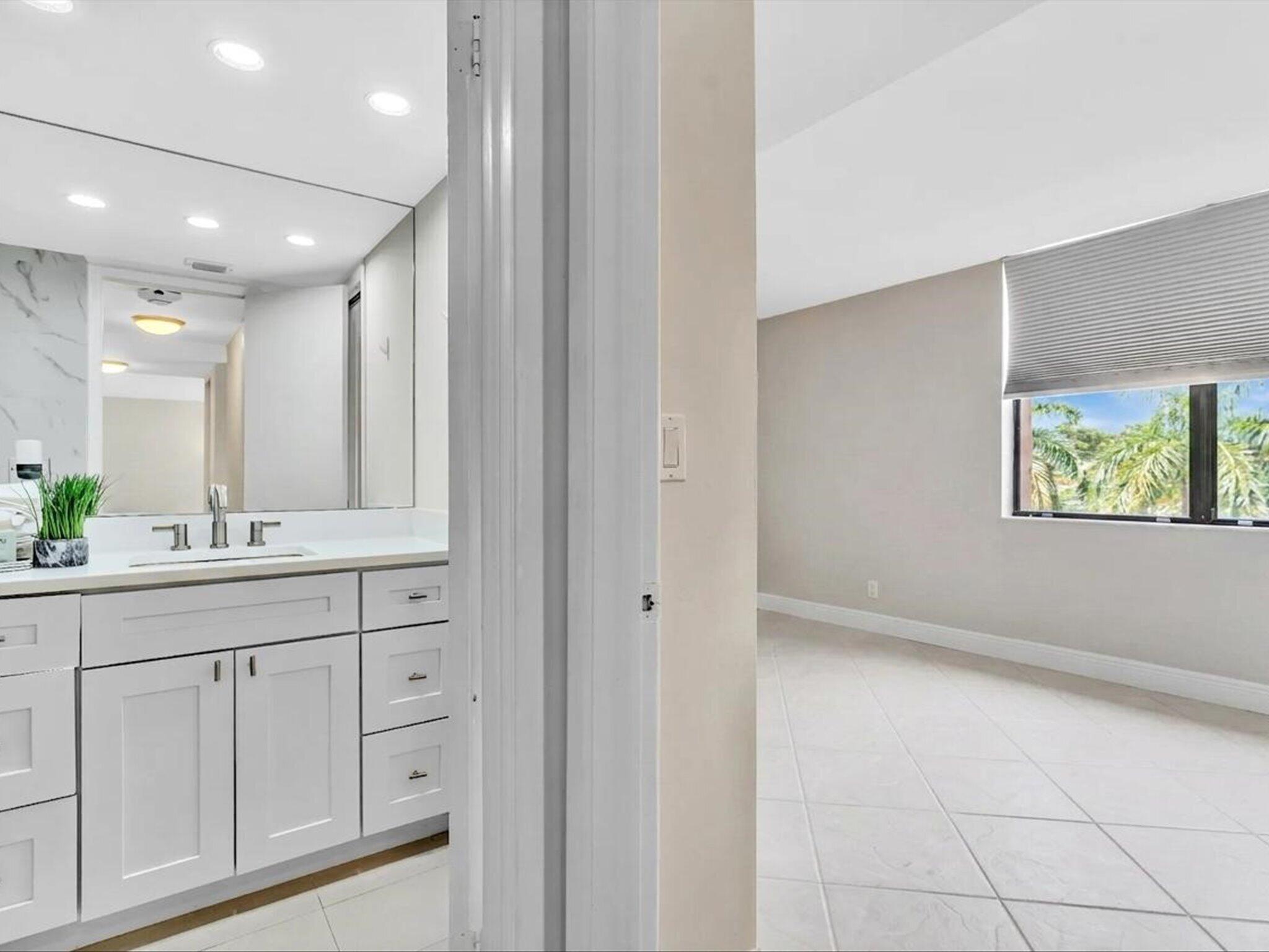 2455 Lindell Boulevard 3401