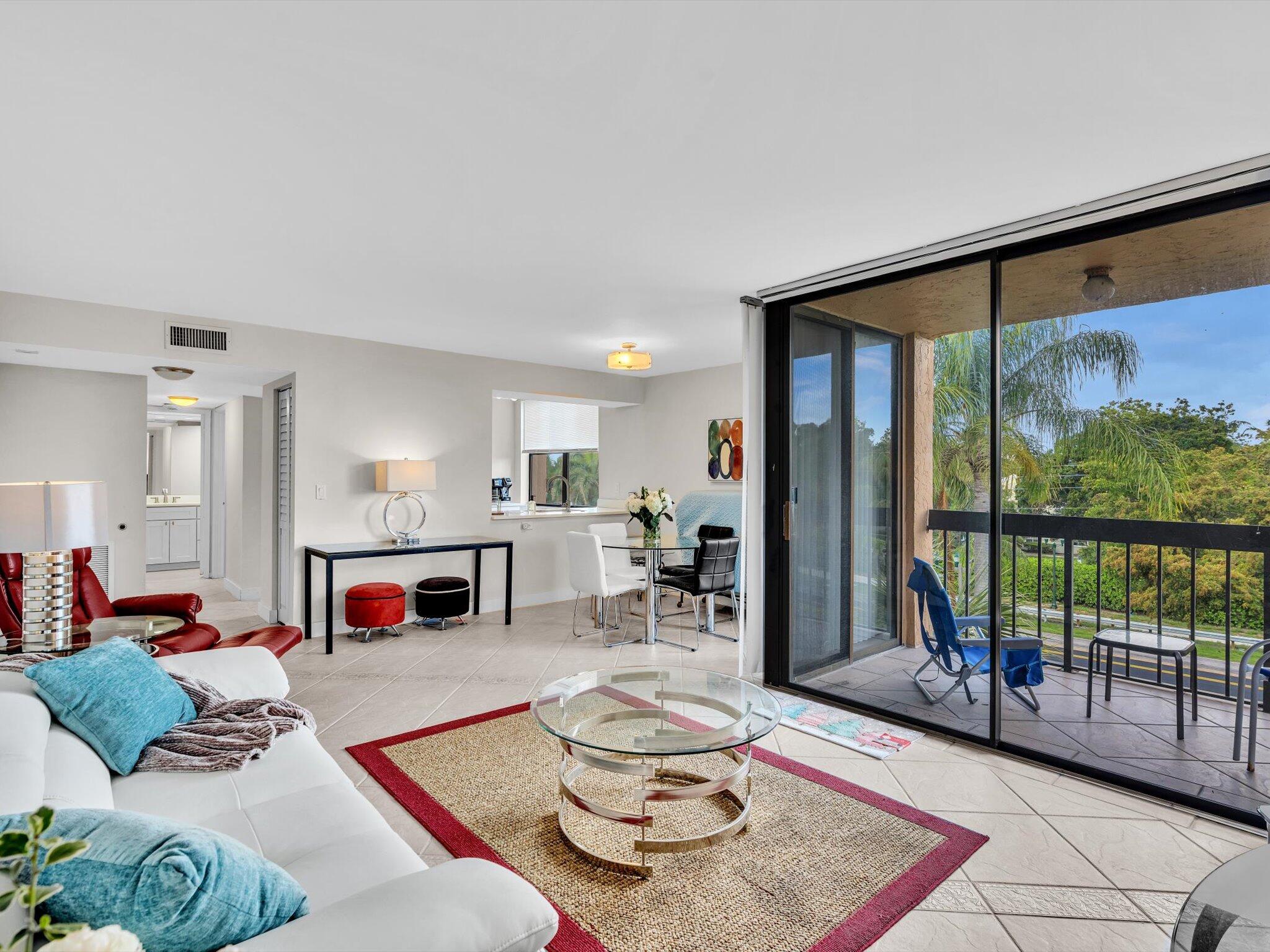 2455 Lindell Boulevard 3401