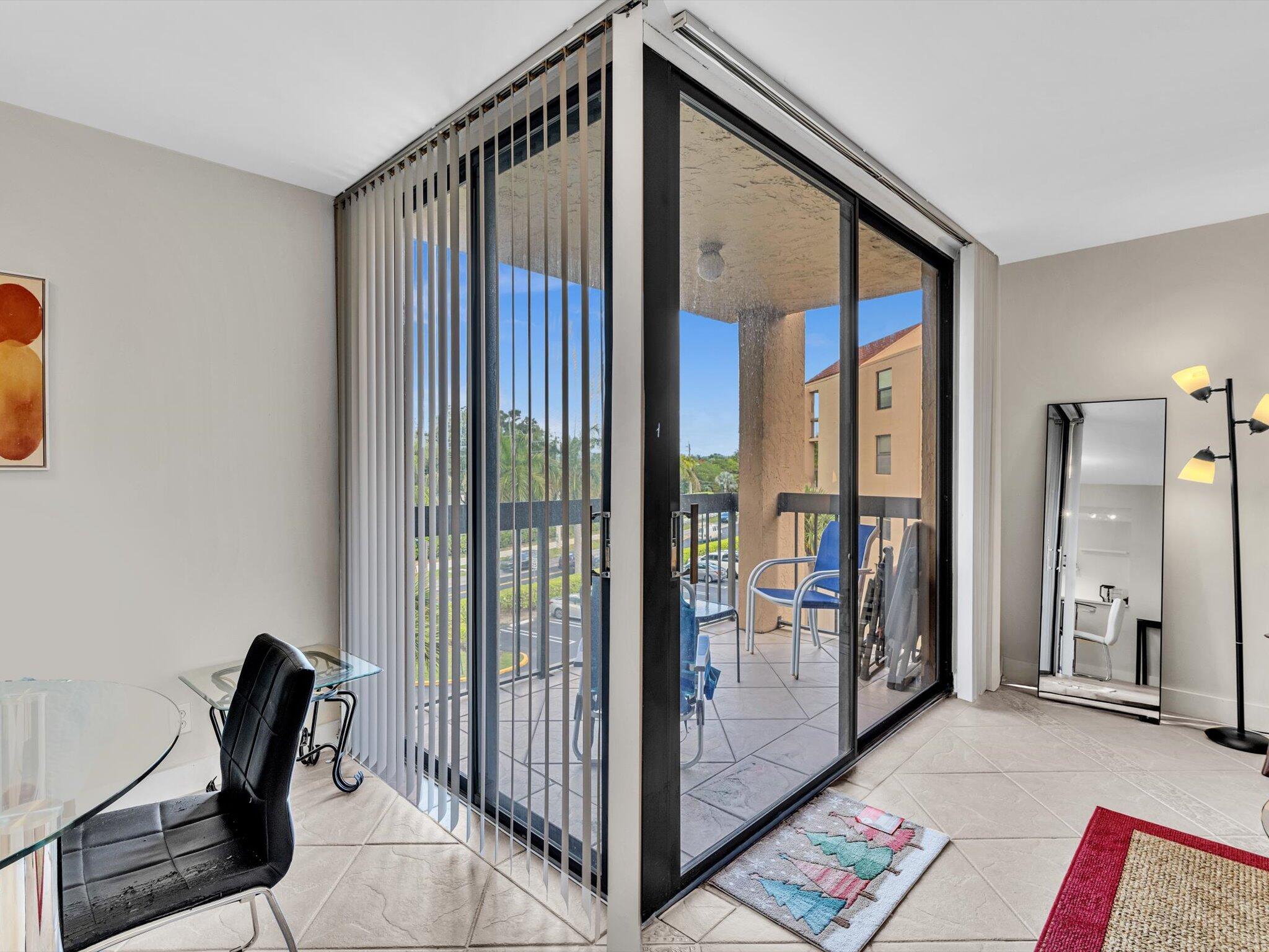 2455 Lindell Boulevard 3401