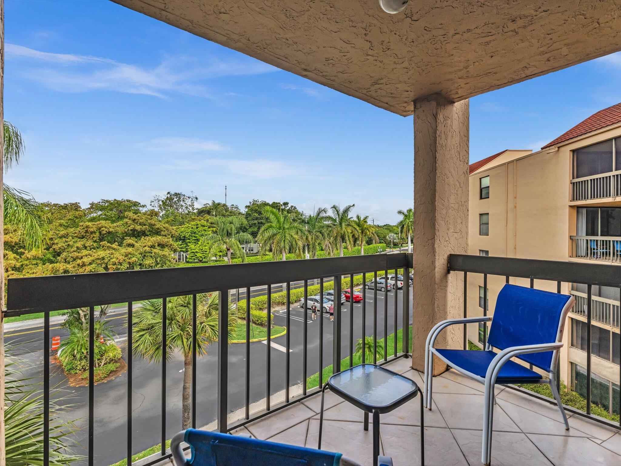 2455 Lindell Boulevard 3401