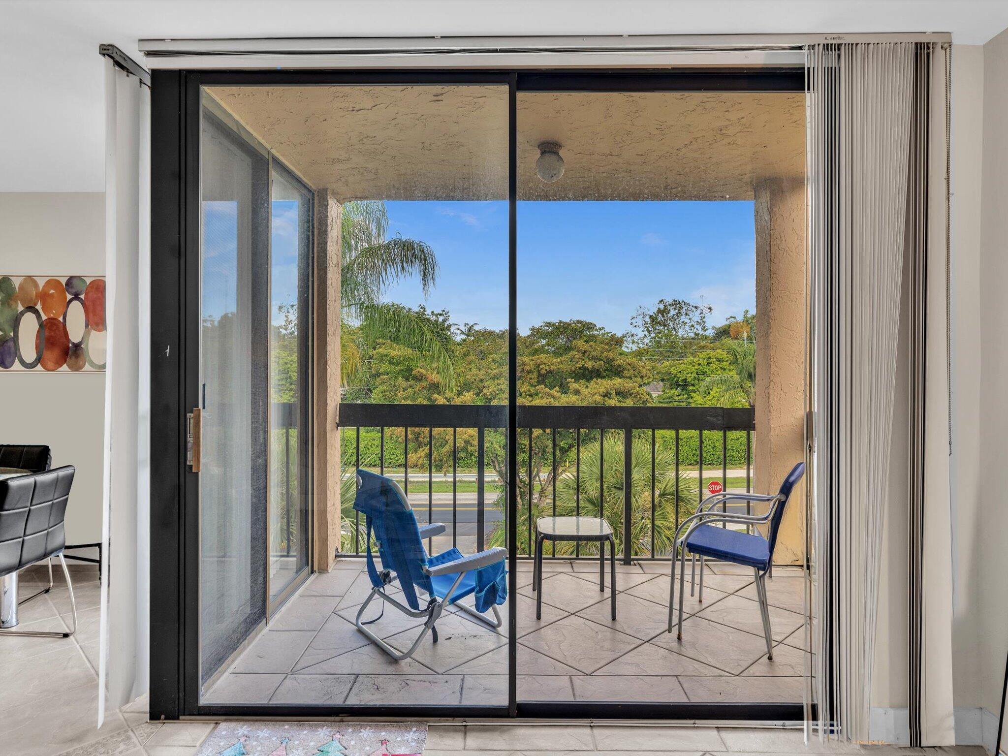 2455 Lindell Boulevard 3401