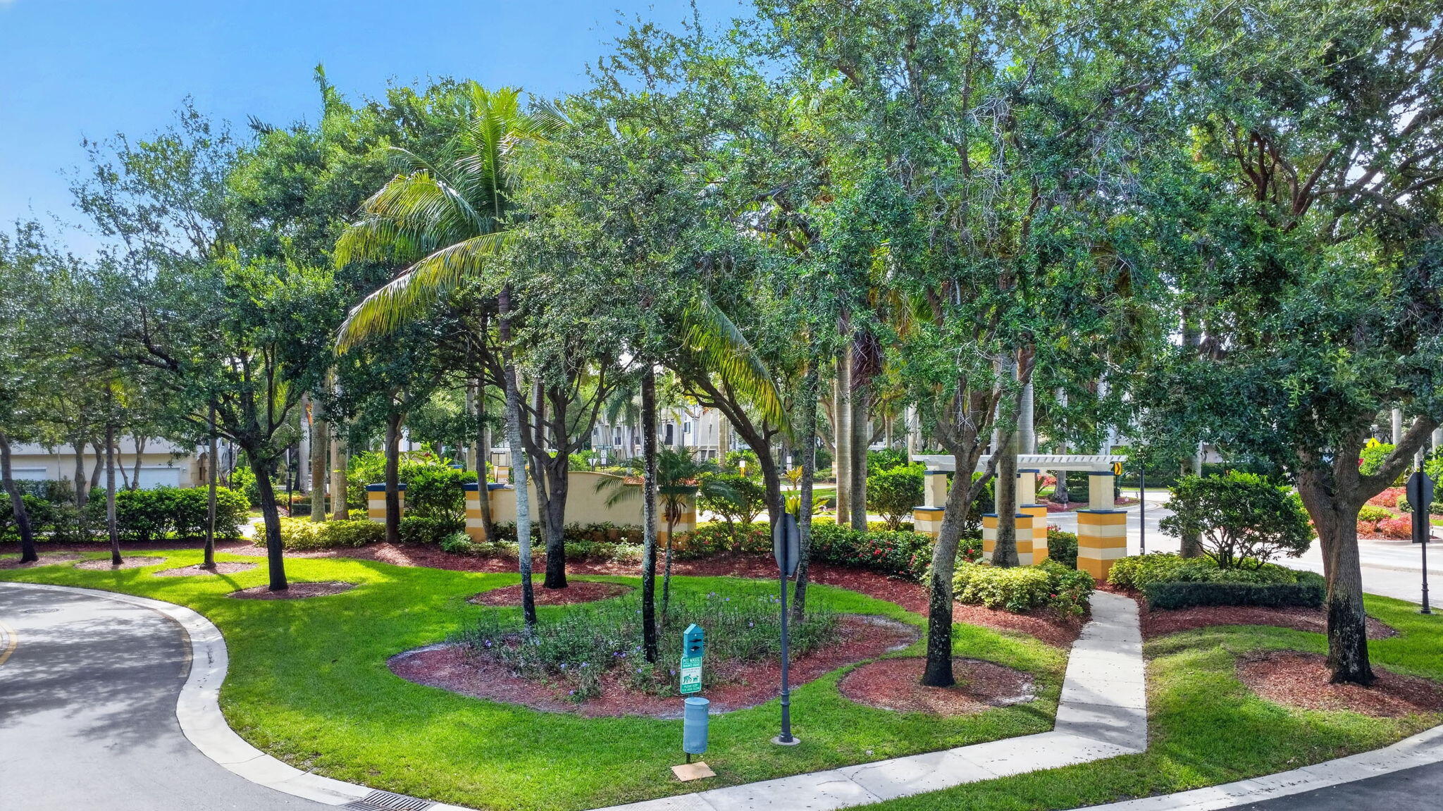 3117 N Evergreen Circle