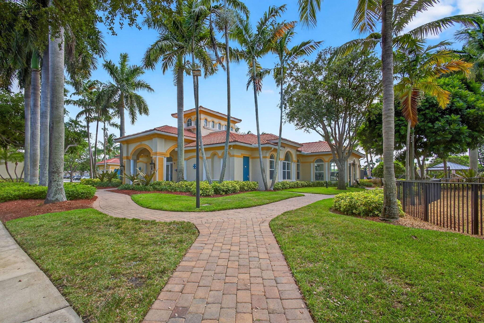 3117 N Evergreen Circle