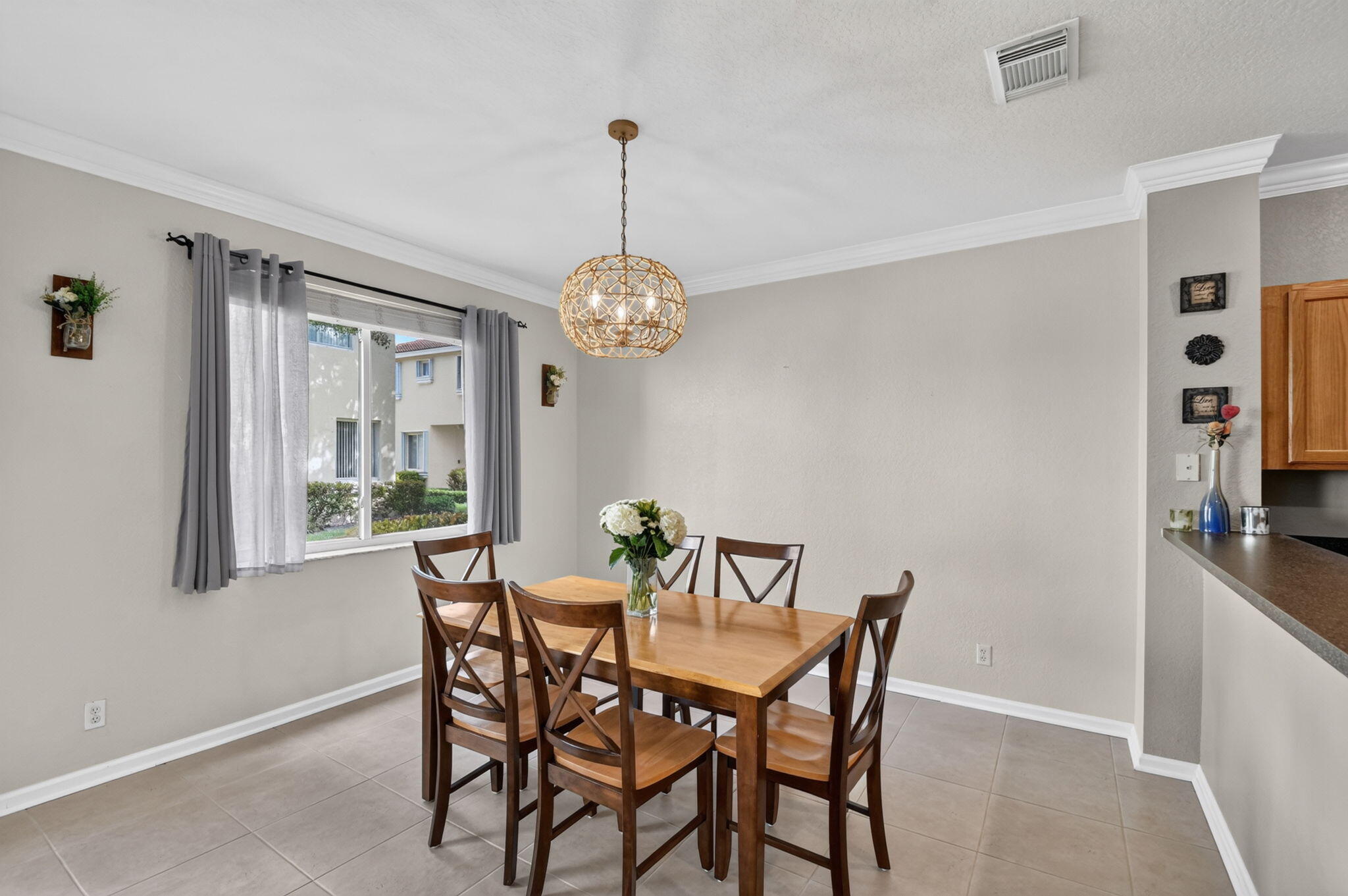 3117 N Evergreen Circle