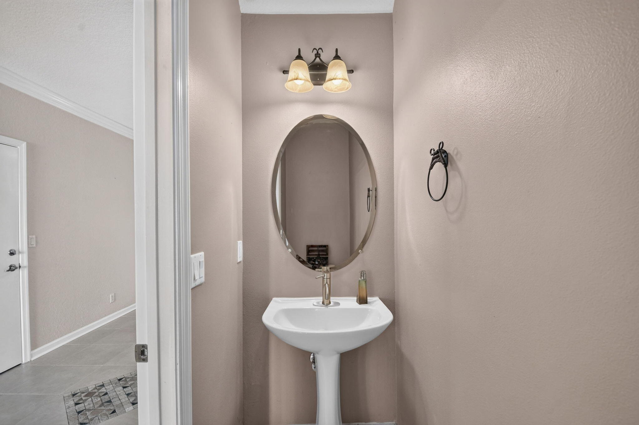3117 N Evergreen Circle