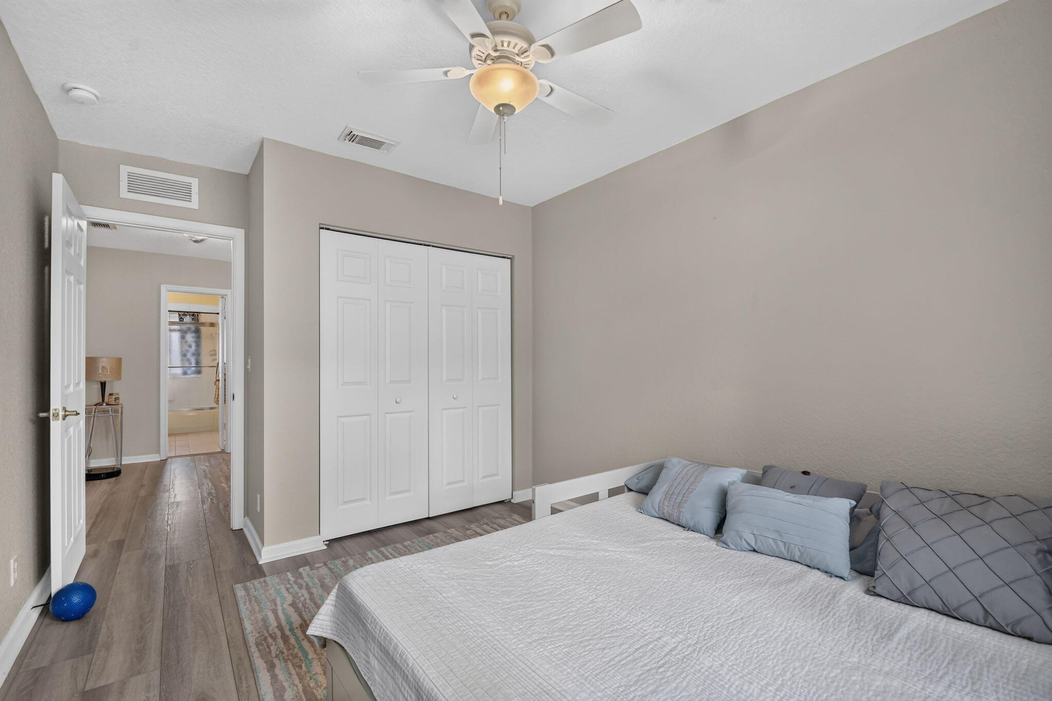 3117 N Evergreen Circle