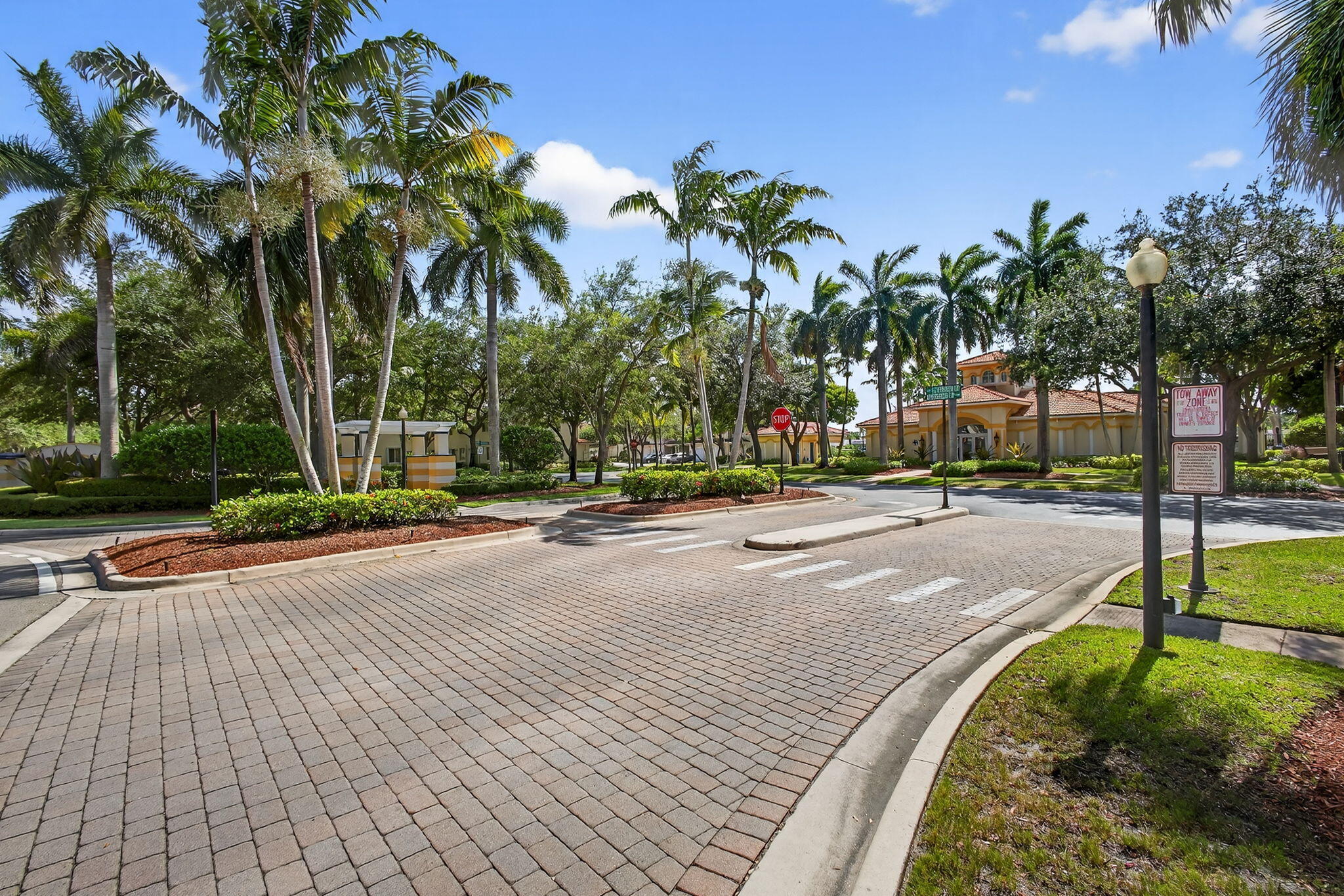 3117 N Evergreen Circle