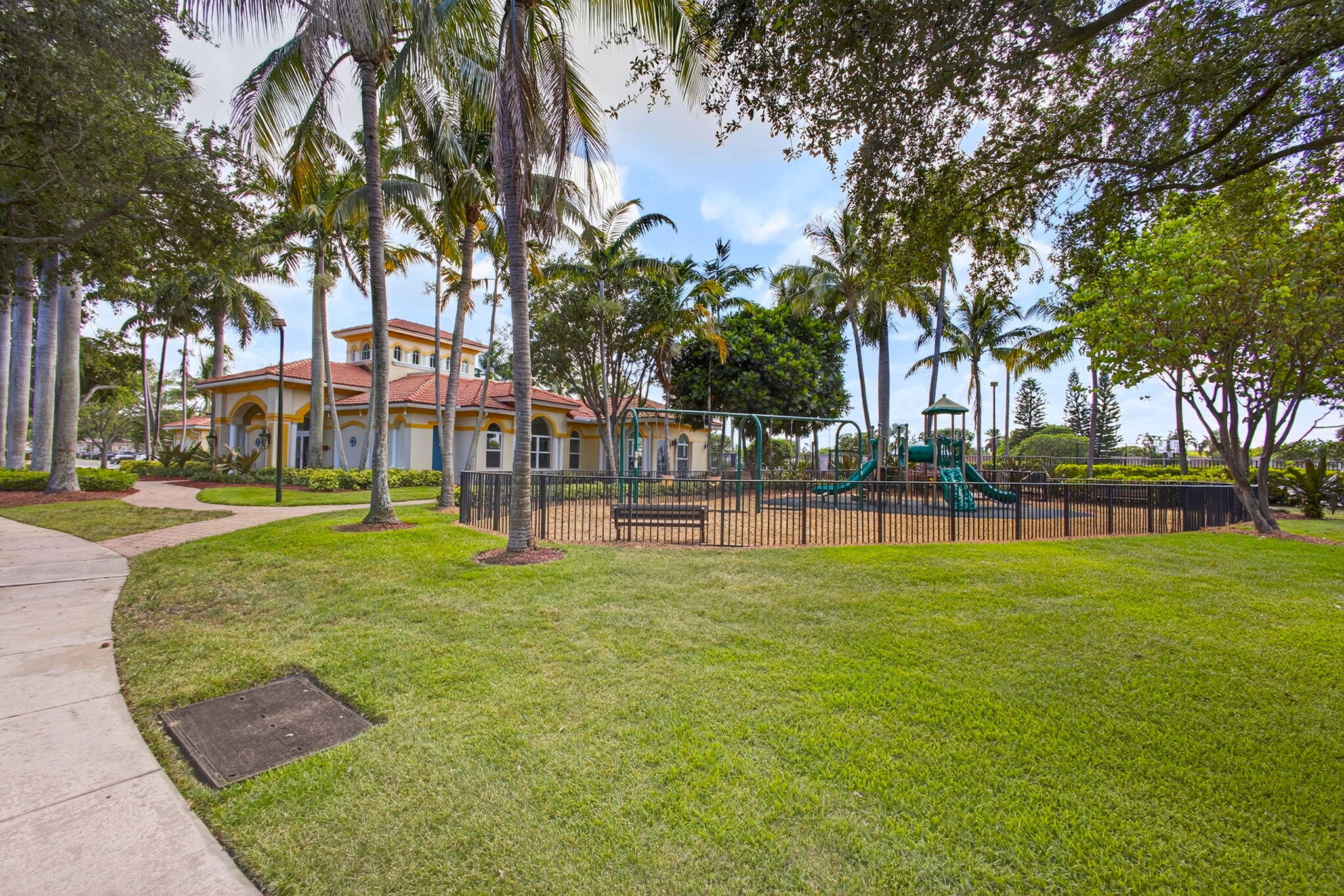3117 N Evergreen Circle