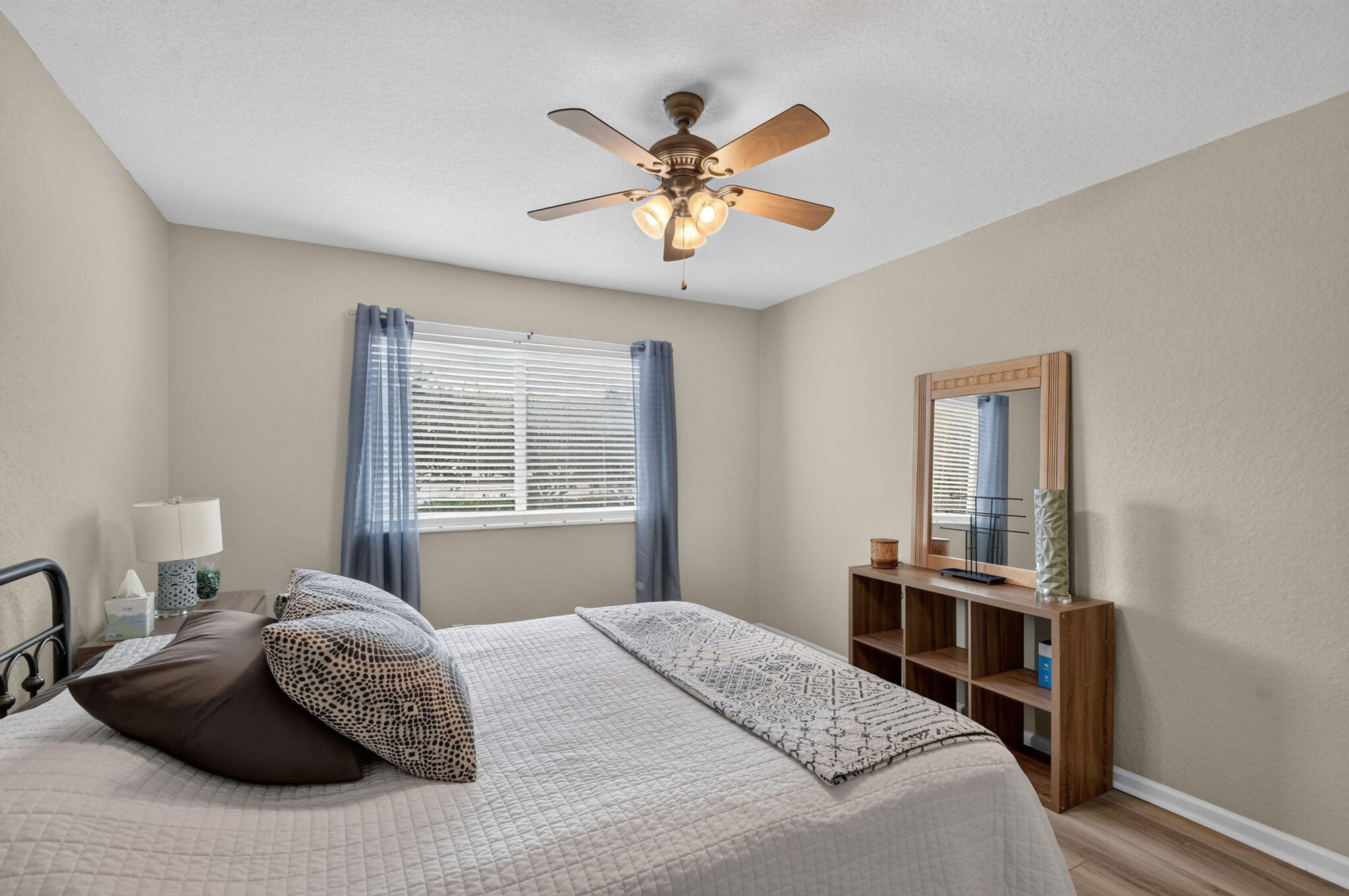 3117 N Evergreen Circle