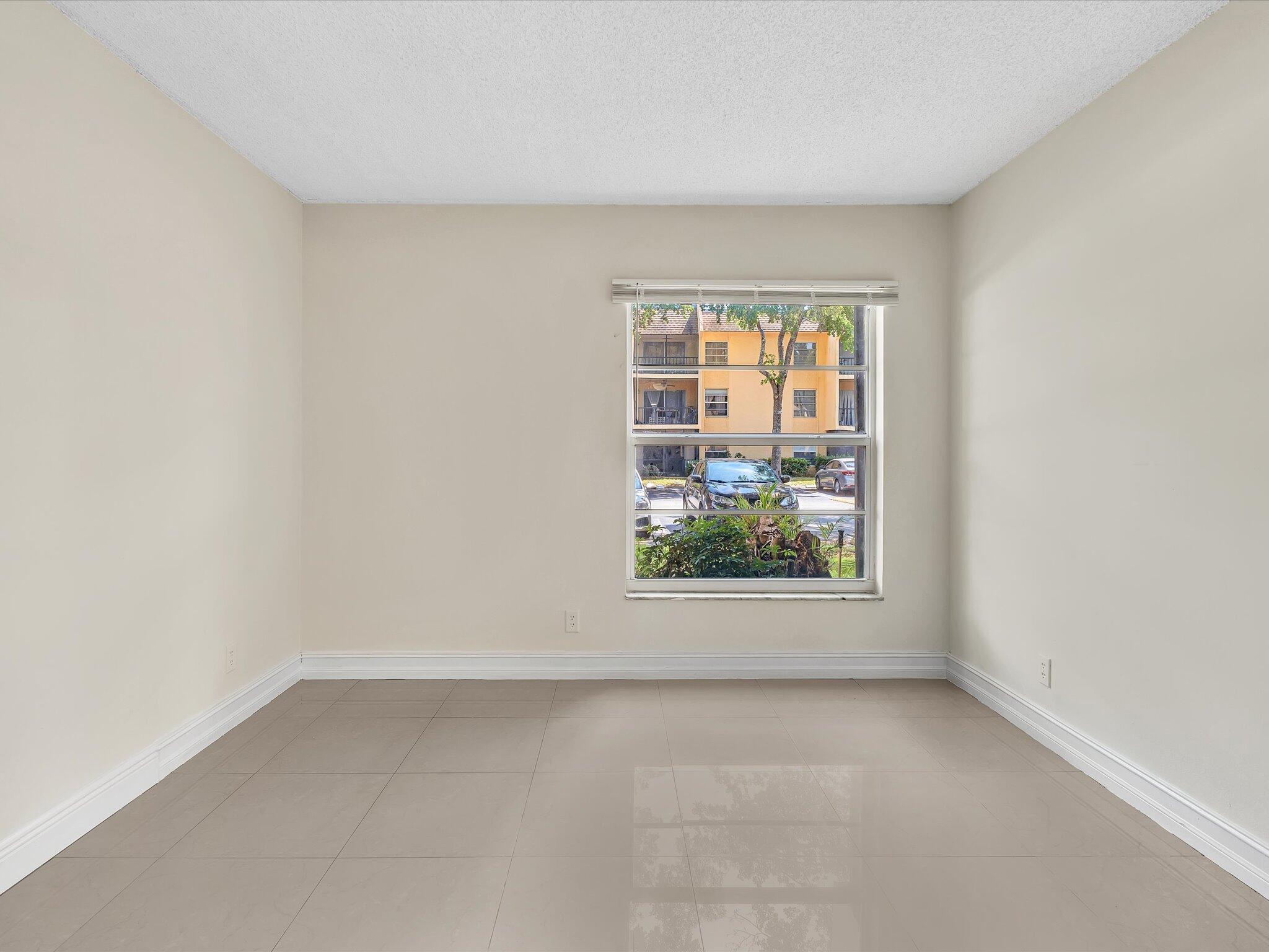 470 NW 20th Street