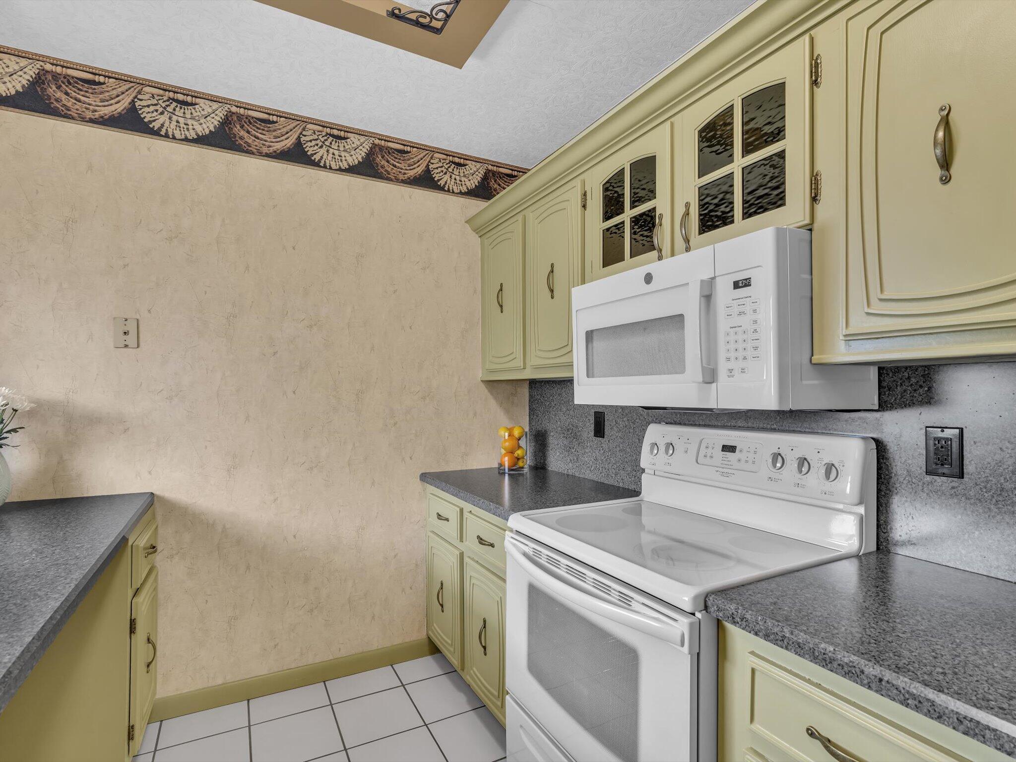 2420 NW 22nd Avenue Apt 602