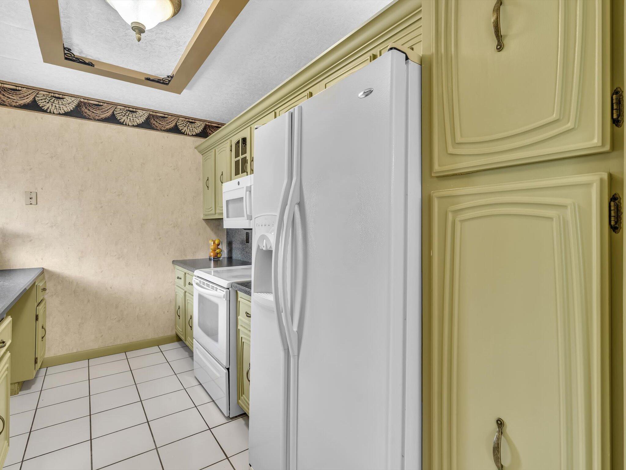 2420 NW 22nd Avenue Apt 602