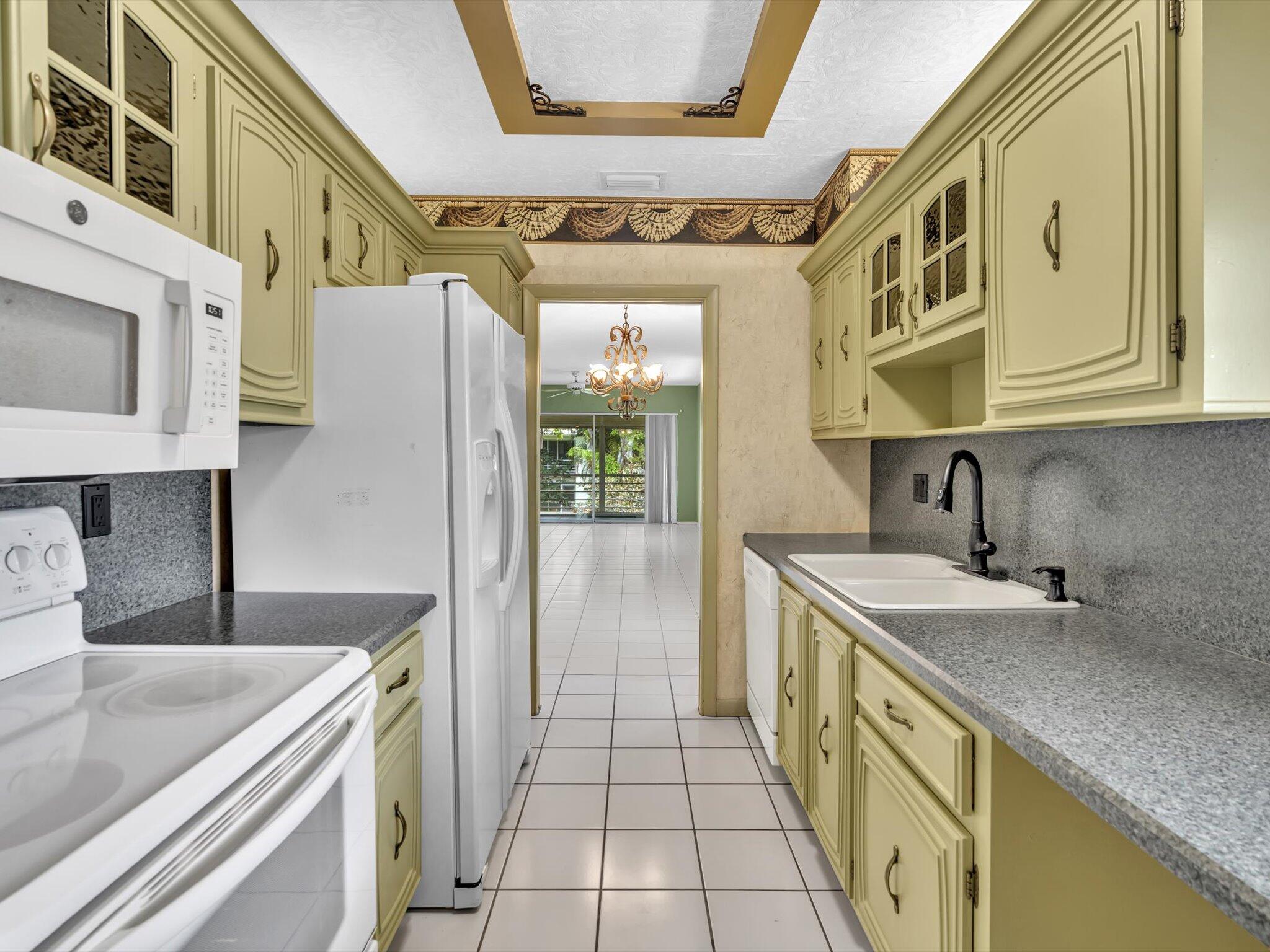 2420 NW 22nd Avenue Apt 602