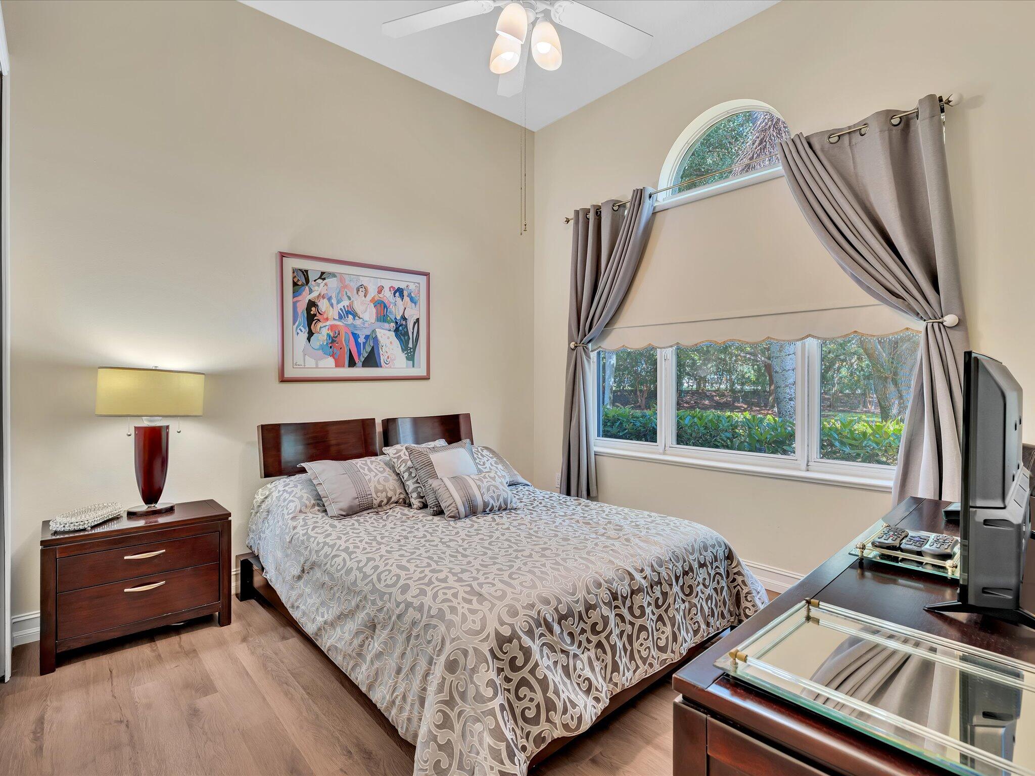 1286 RIVER REACH Drive