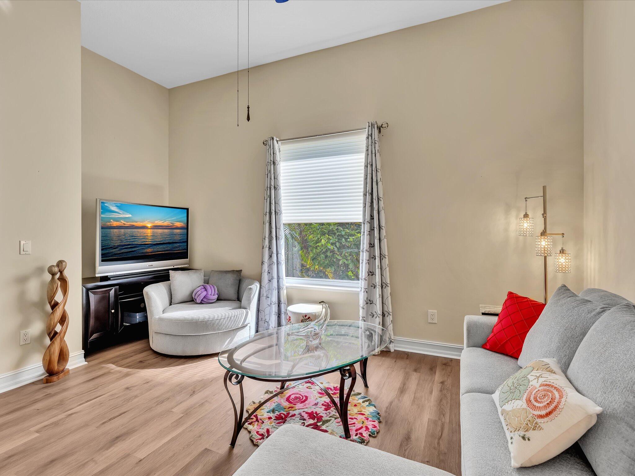 1286 RIVER REACH Drive