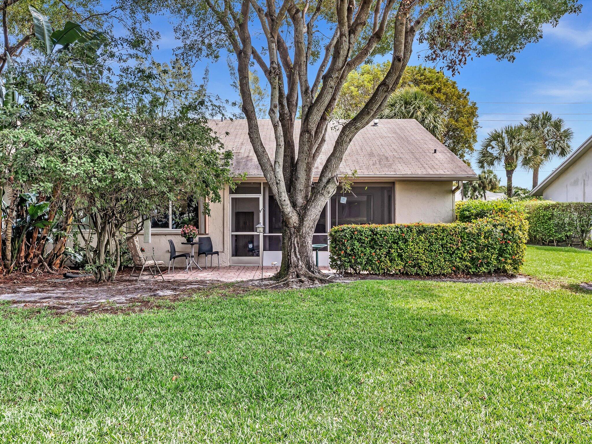 712 Lago Road