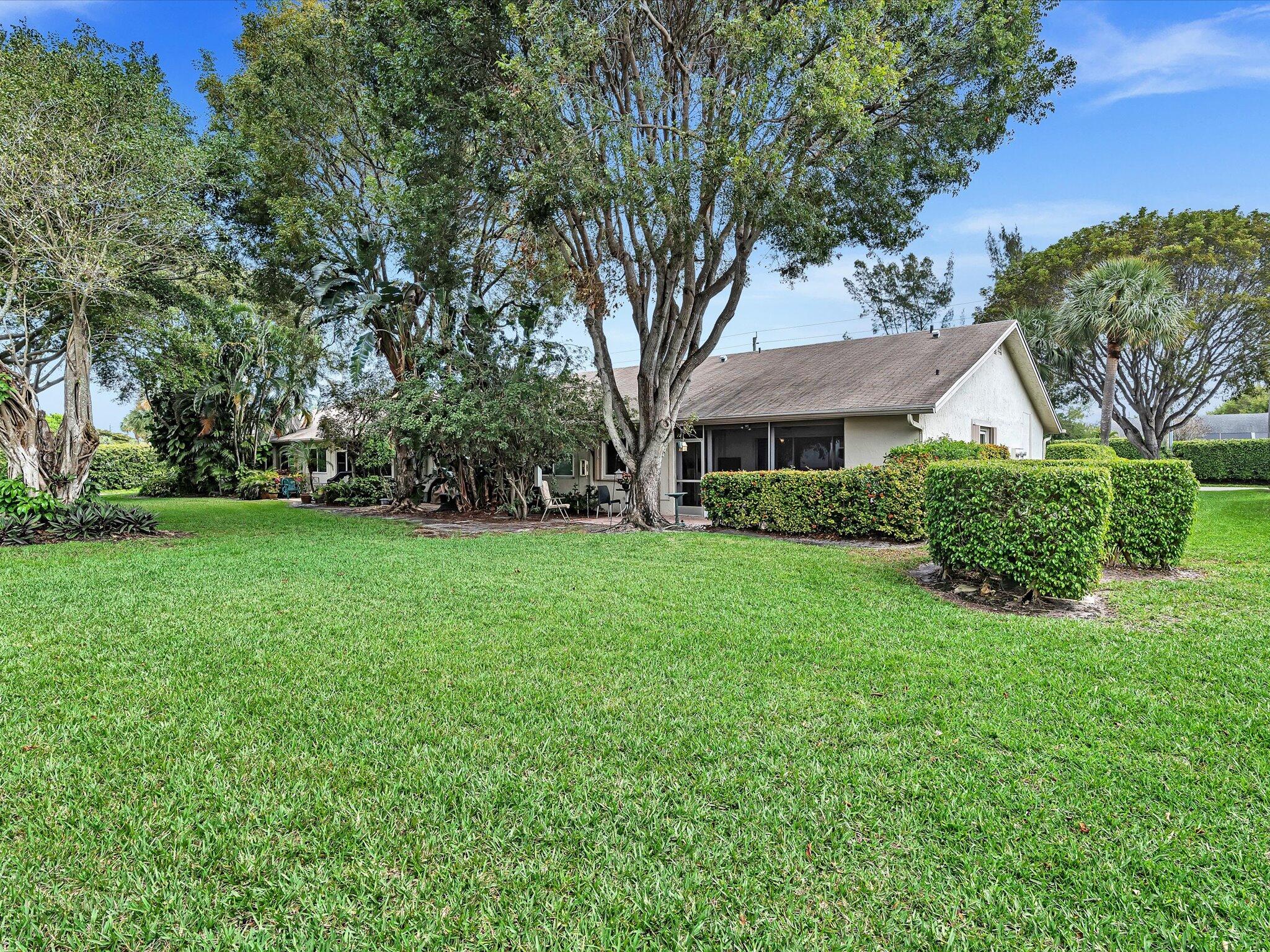 712 Lago Road