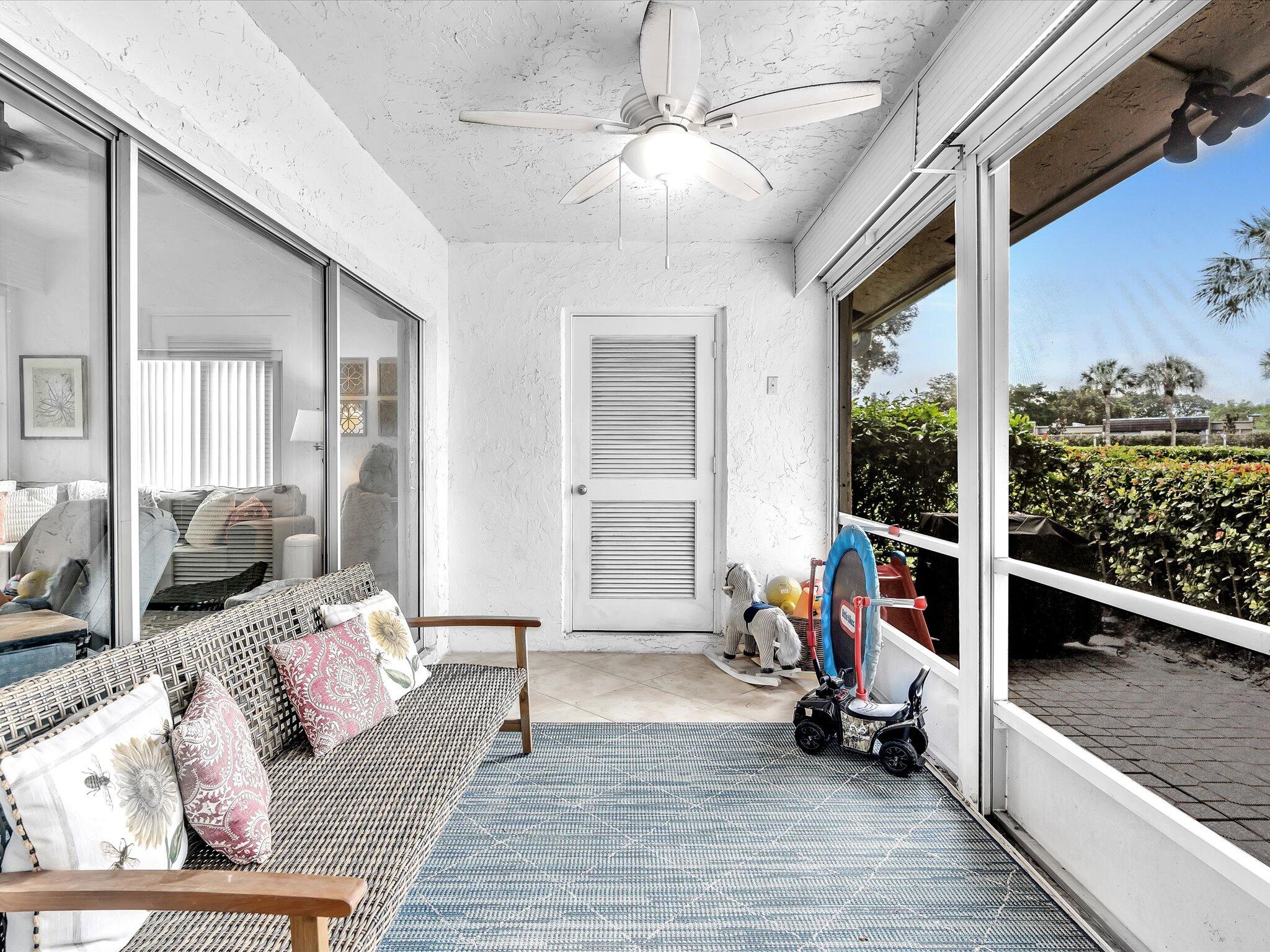 712 Lago Road